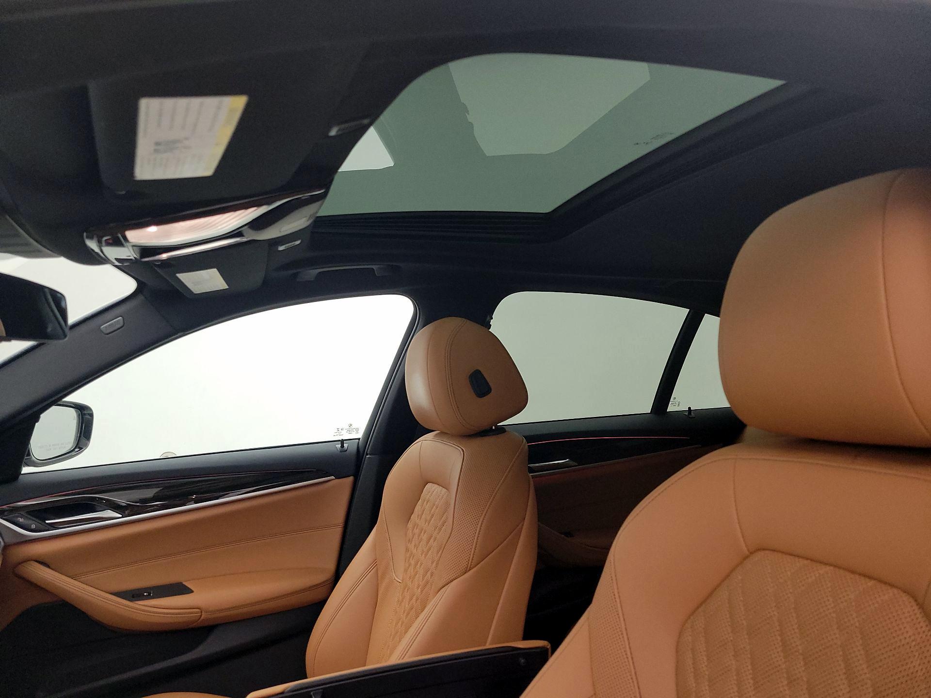 Thumbnail: 2022 BMW 5 Series - 20