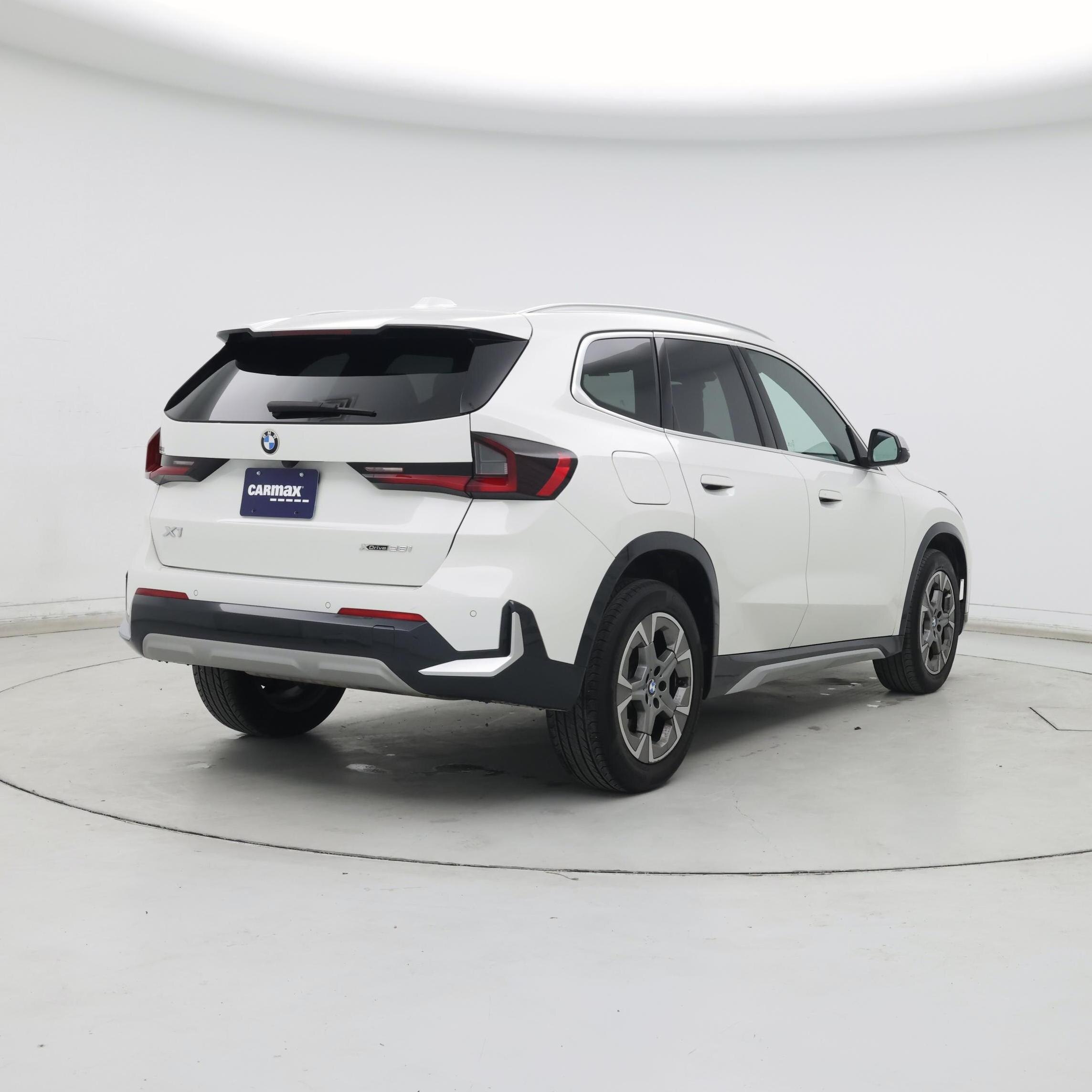 Thumbnail: 2023 BMW X1 - 8