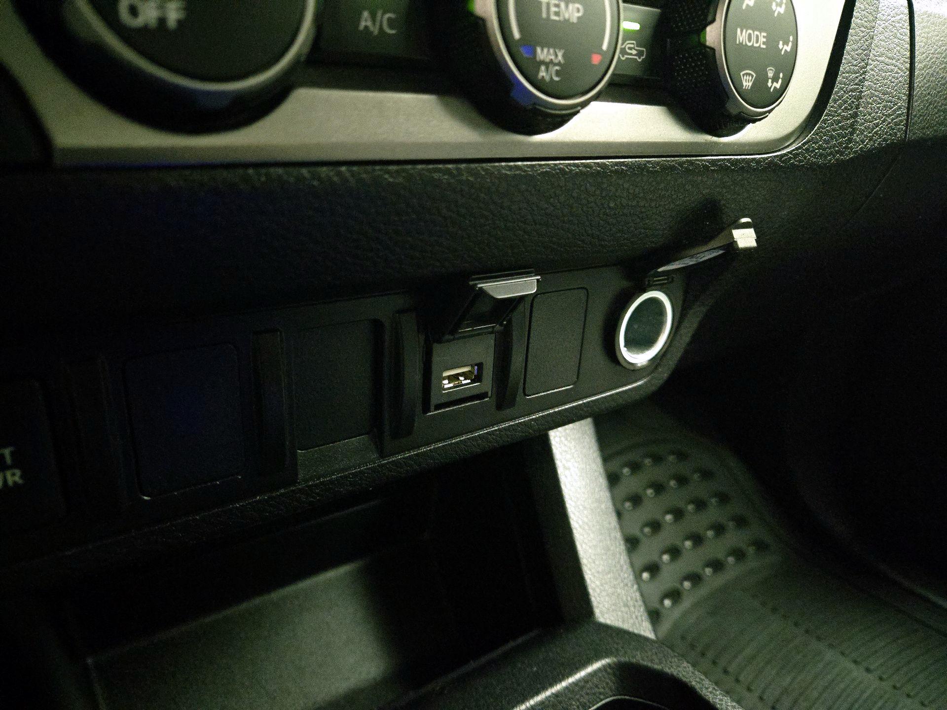 Thumbnail: 2023 Toyota Tacoma - 18