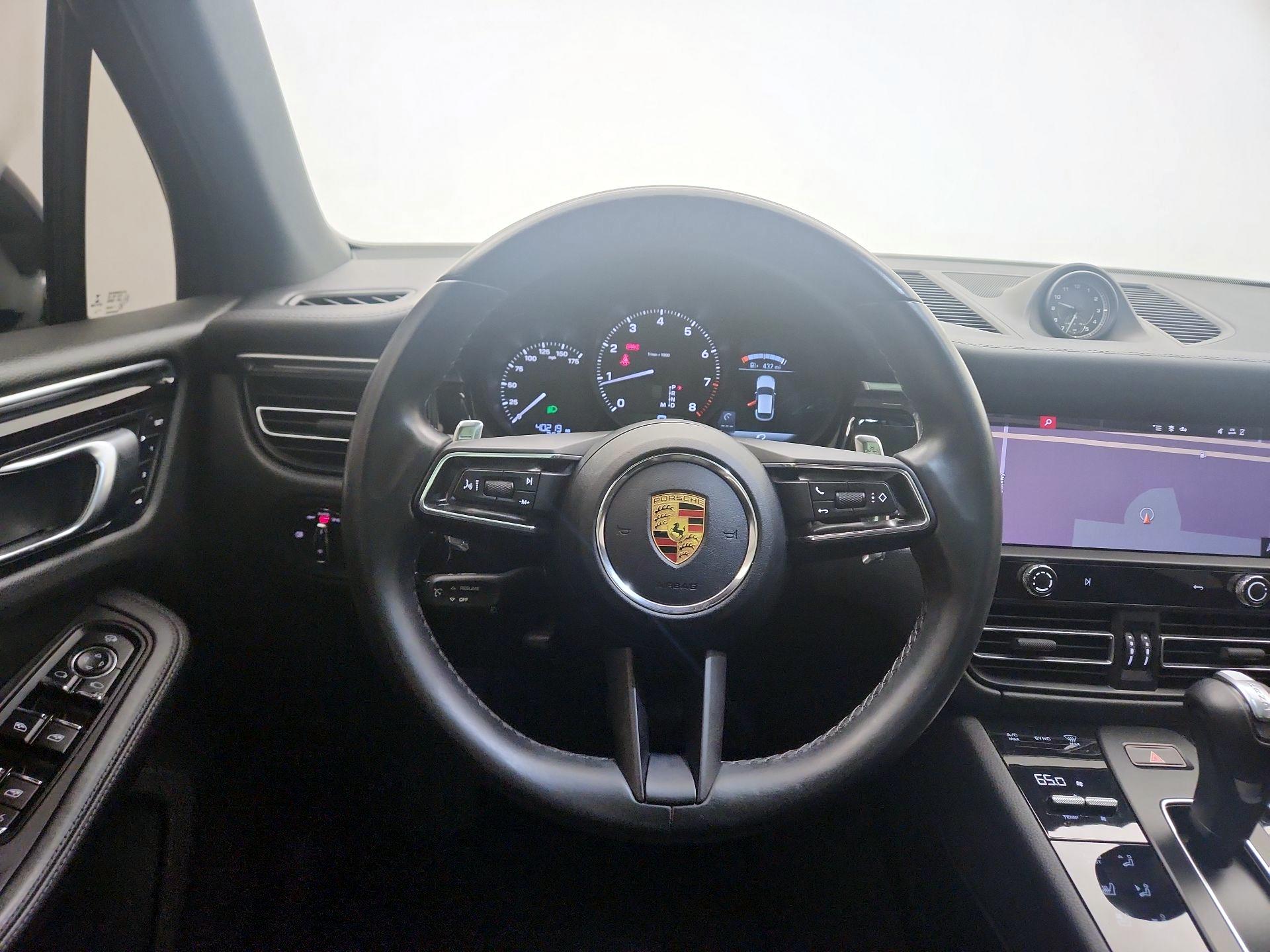 Thumbnail: 2022 Porsche Macan - 10