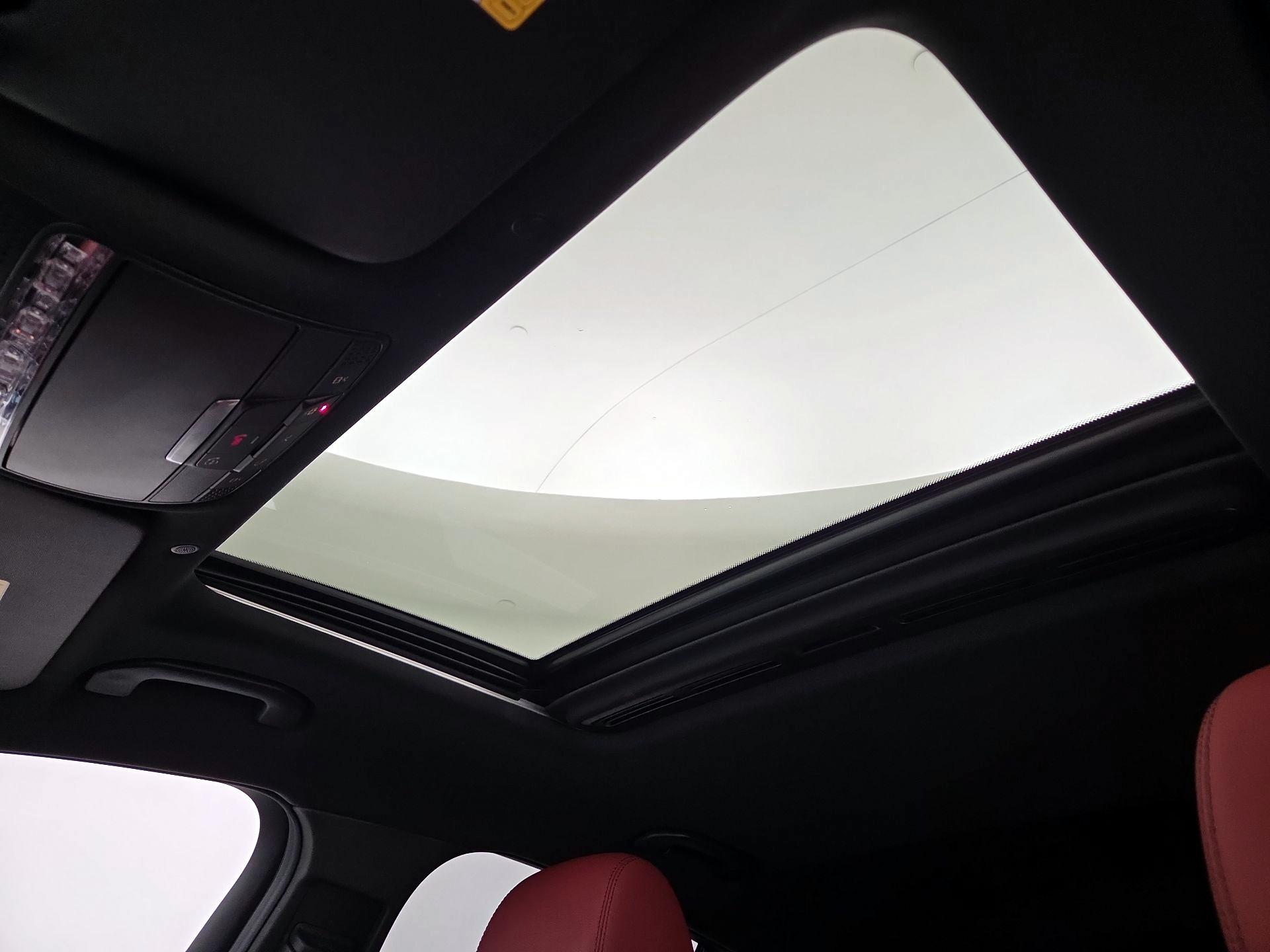 Thumbnail: 2023 Mercedes-Benz GLC - 19