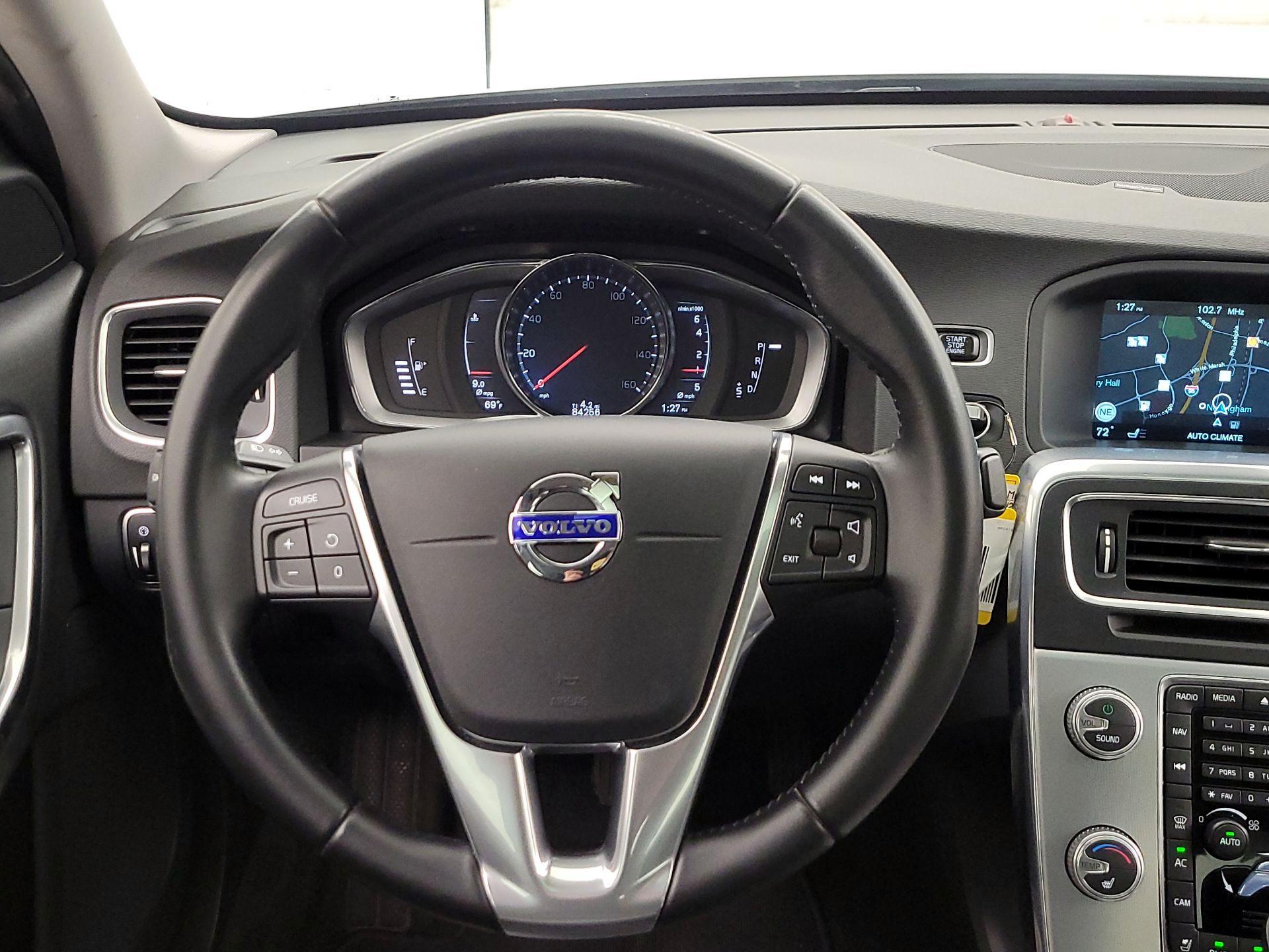 Thumbnail: 2017 Volvo S60 - 10