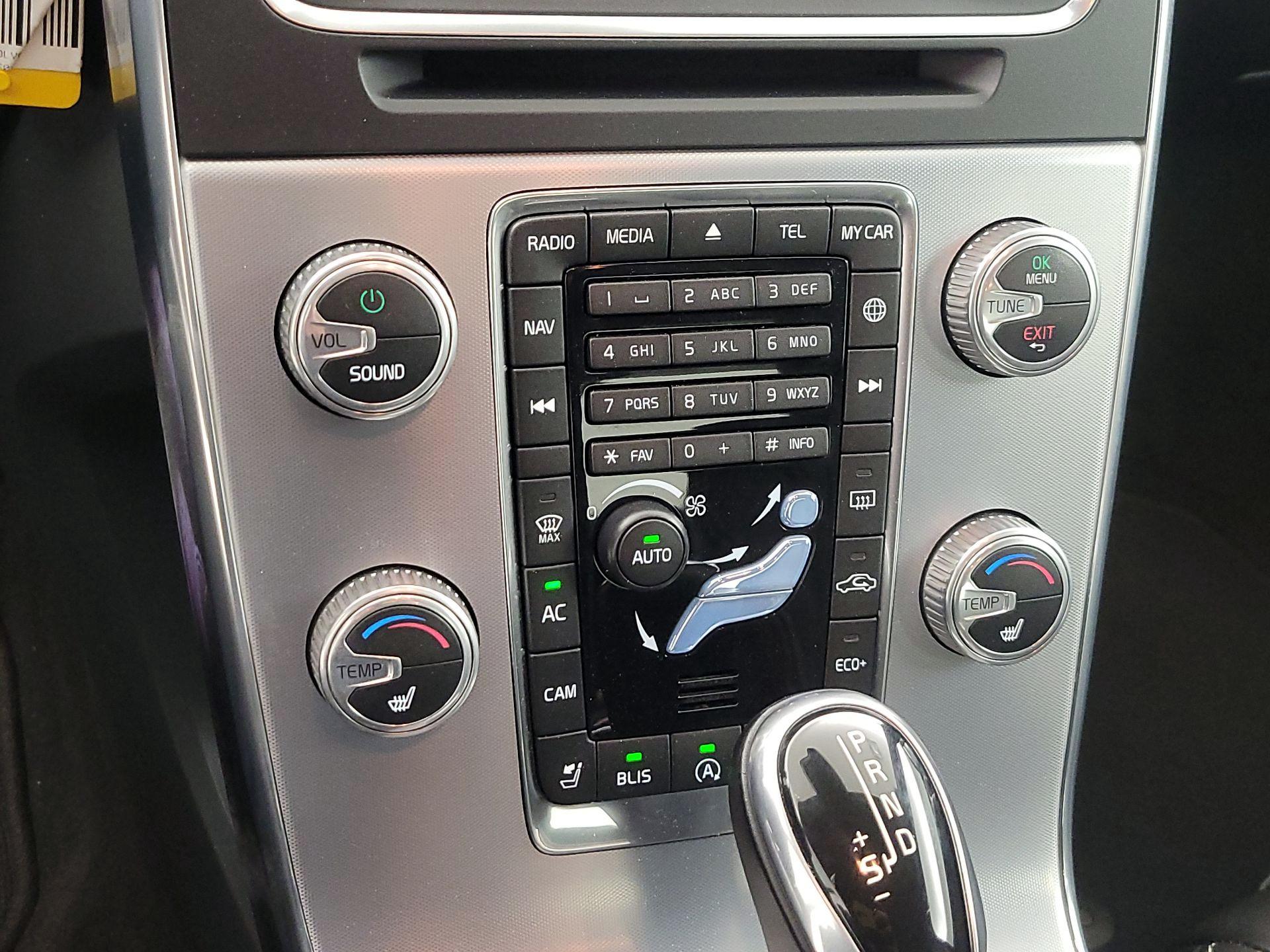 Thumbnail: 2017 Volvo S60 - 17