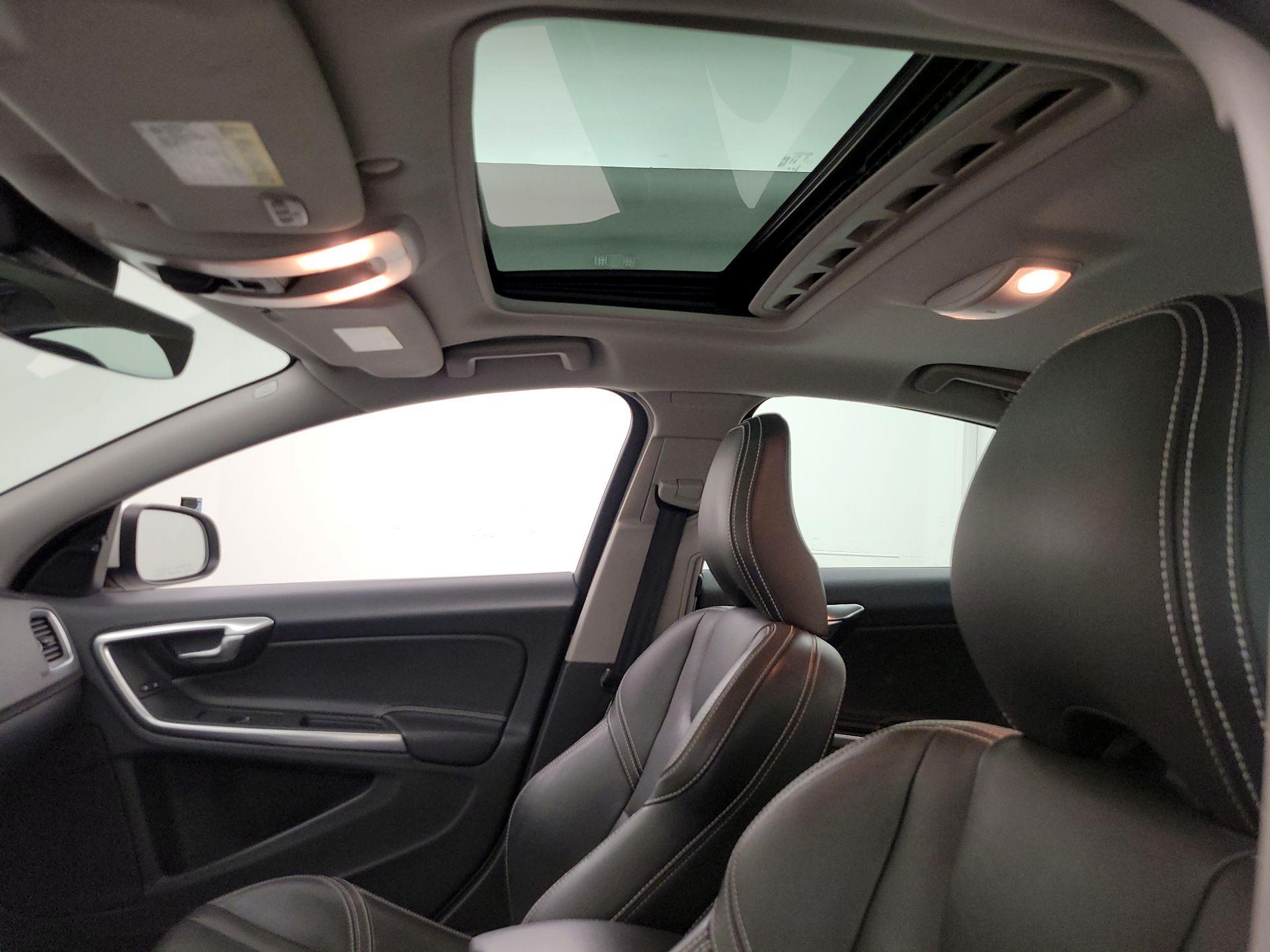 Thumbnail: 2017 Volvo S60 - 20