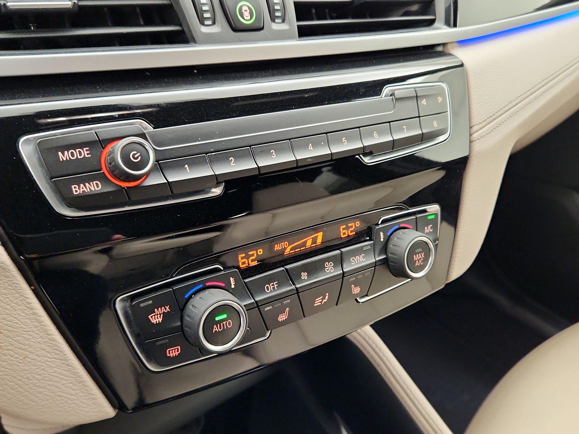 Thumbnail: 2021 BMW X1 - 16