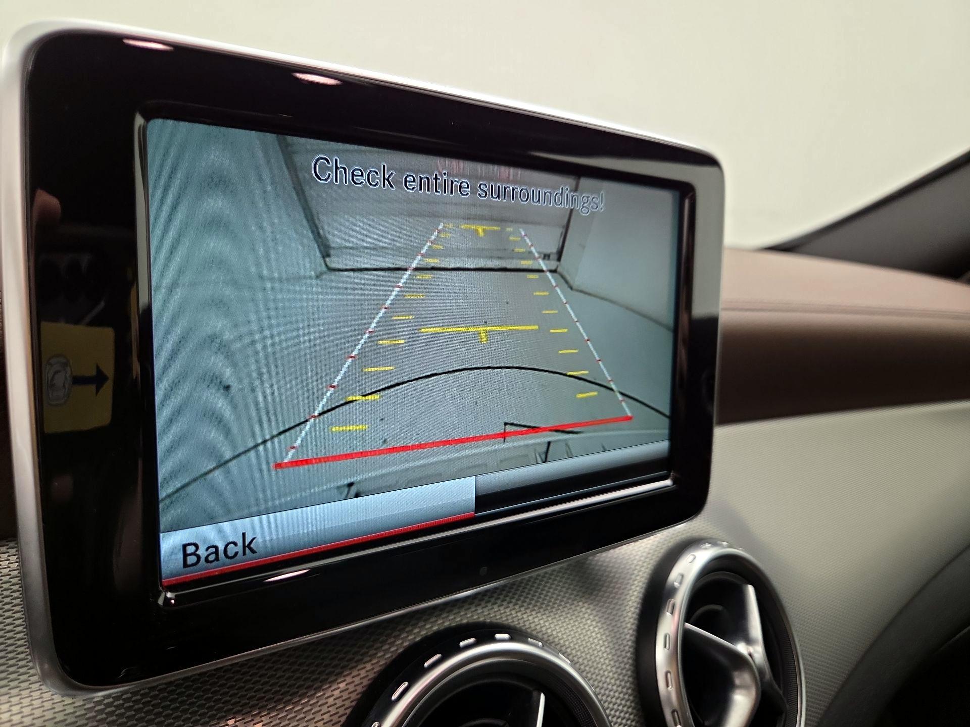 Thumbnail: 2015 Mercedes-Benz GLA - 14