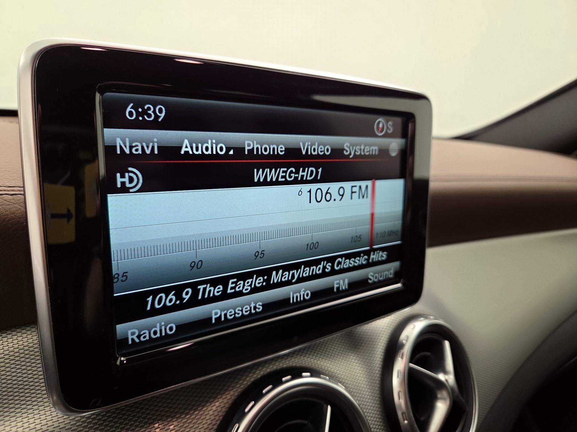 Thumbnail: 2015 Mercedes-Benz GLA - 15