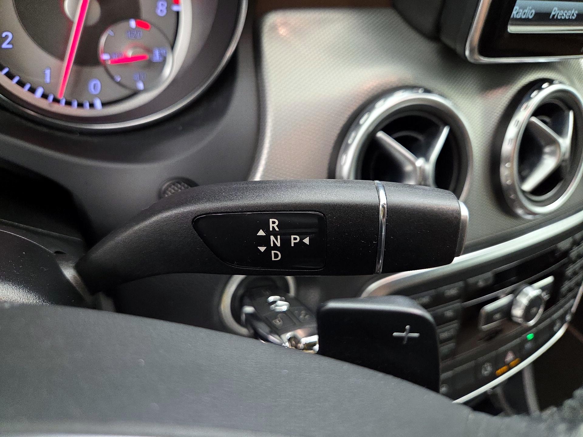 Thumbnail: 2015 Mercedes-Benz GLA - 17