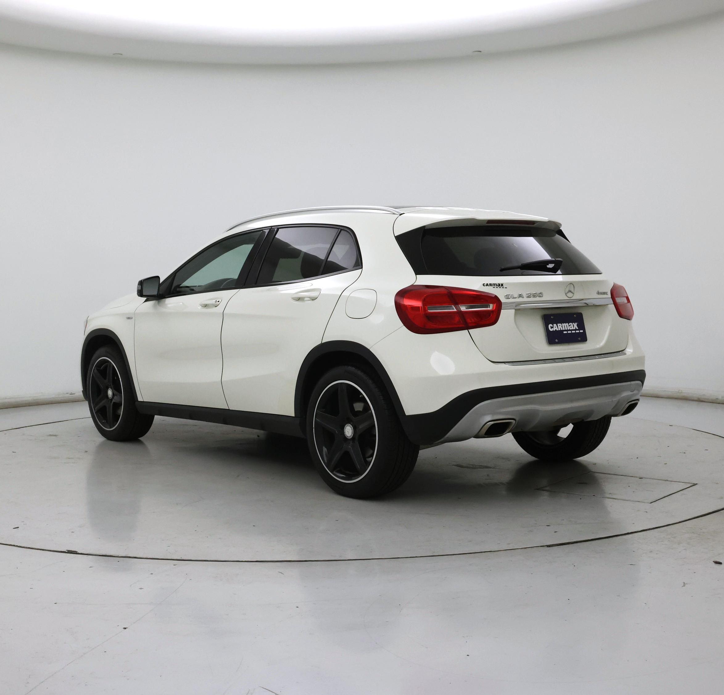 Thumbnail: 2015 Mercedes-Benz GLA - 2