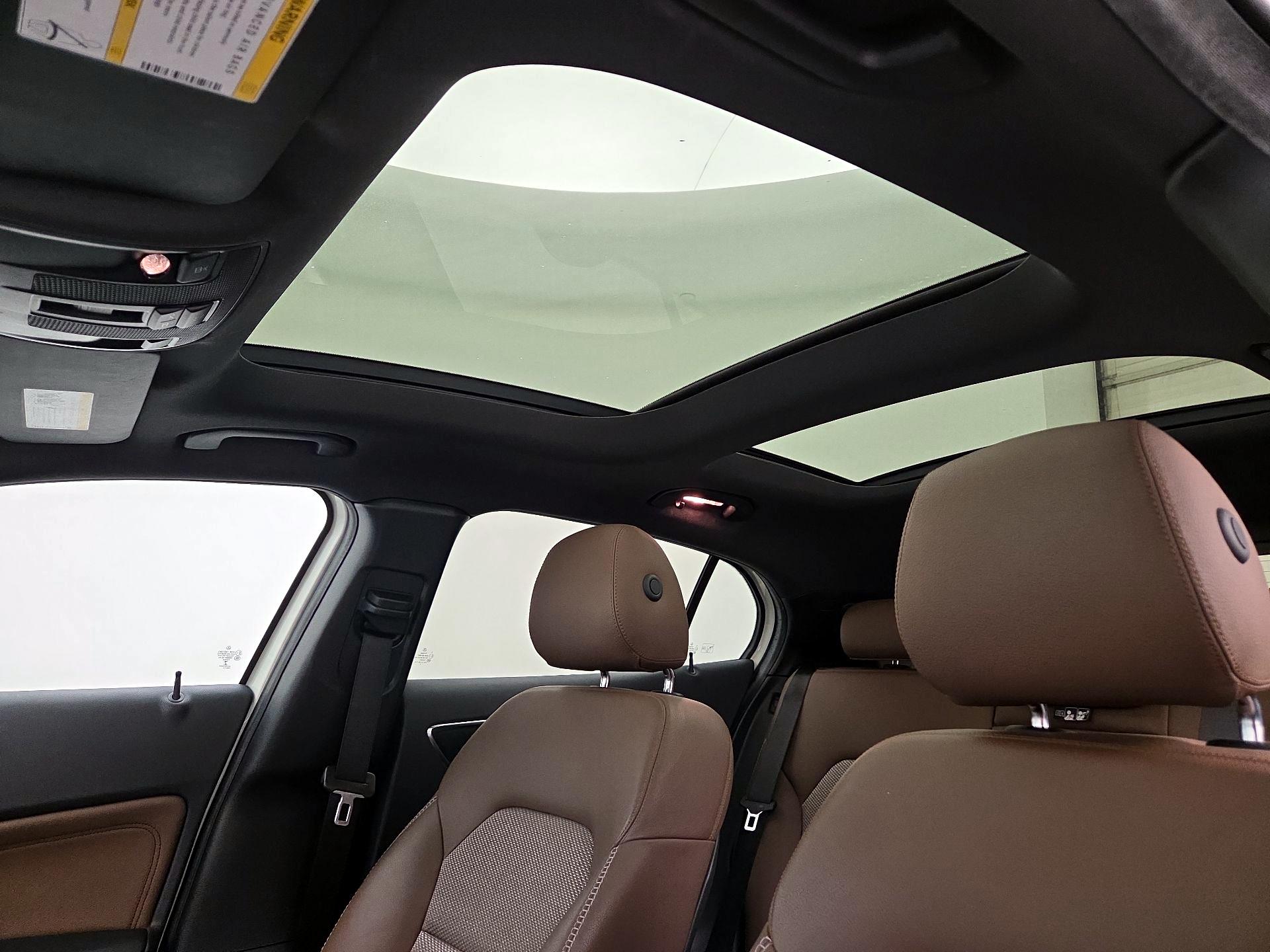 Thumbnail: 2015 Mercedes-Benz GLA - 19