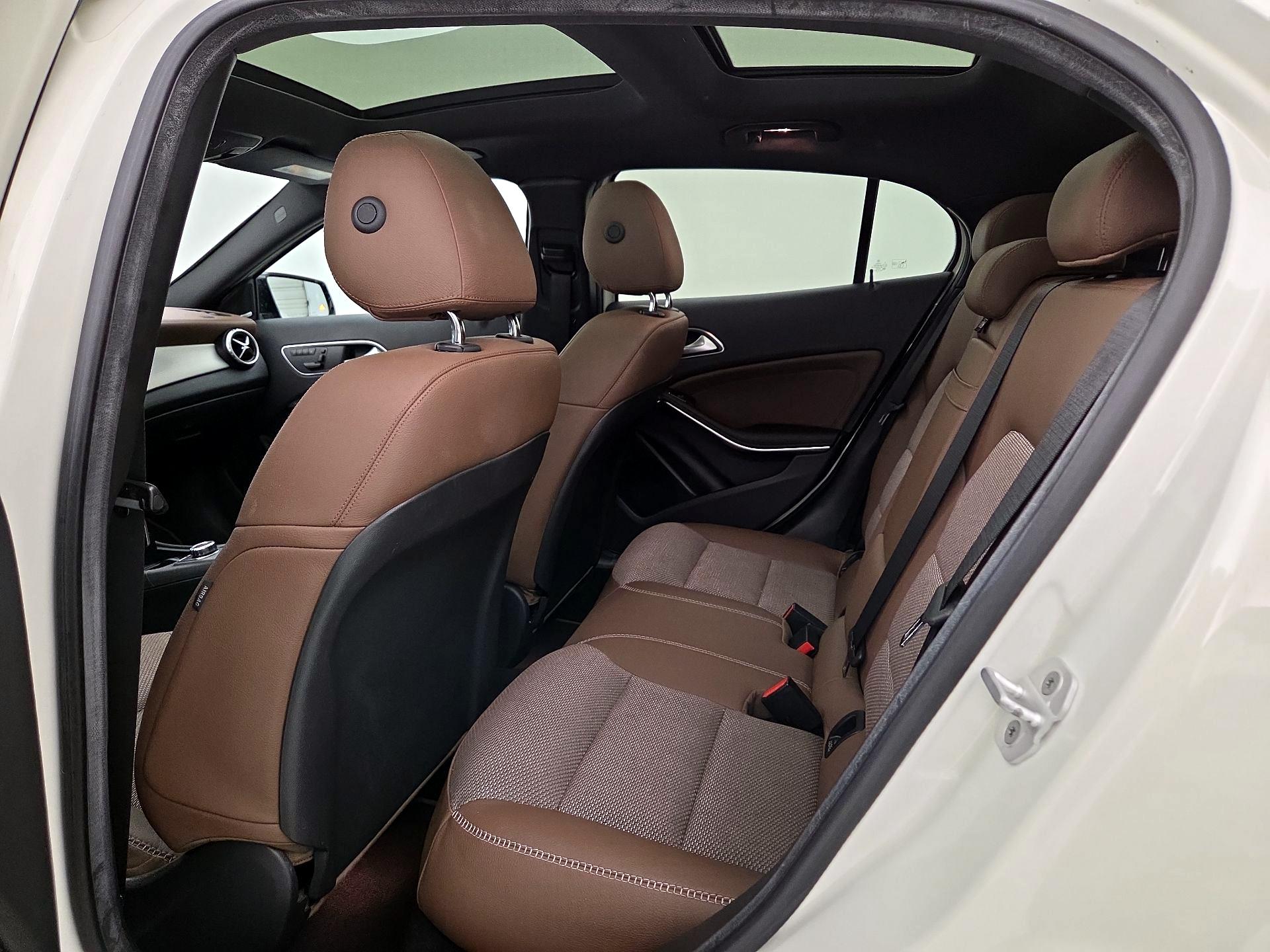 Thumbnail: 2015 Mercedes-Benz GLA - 20