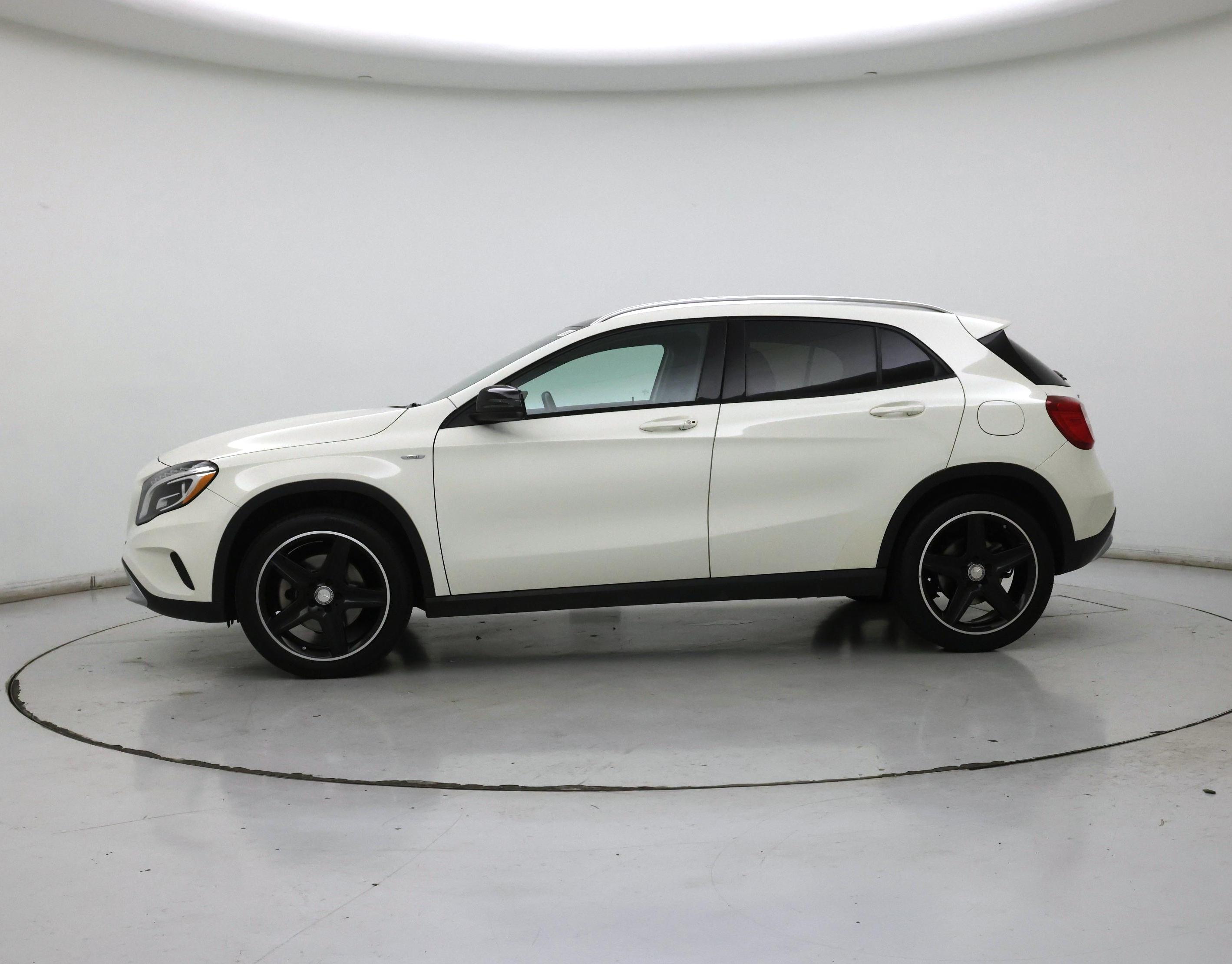 Thumbnail: 2015 Mercedes-Benz GLA - 3