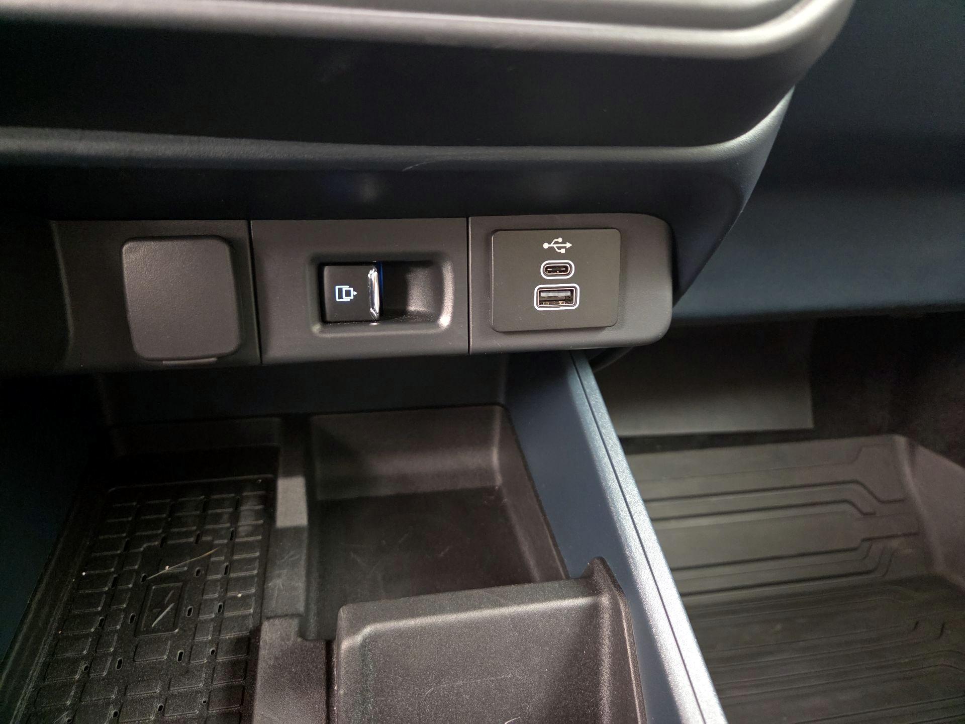 Thumbnail: 2025 Ford Maverick - 19