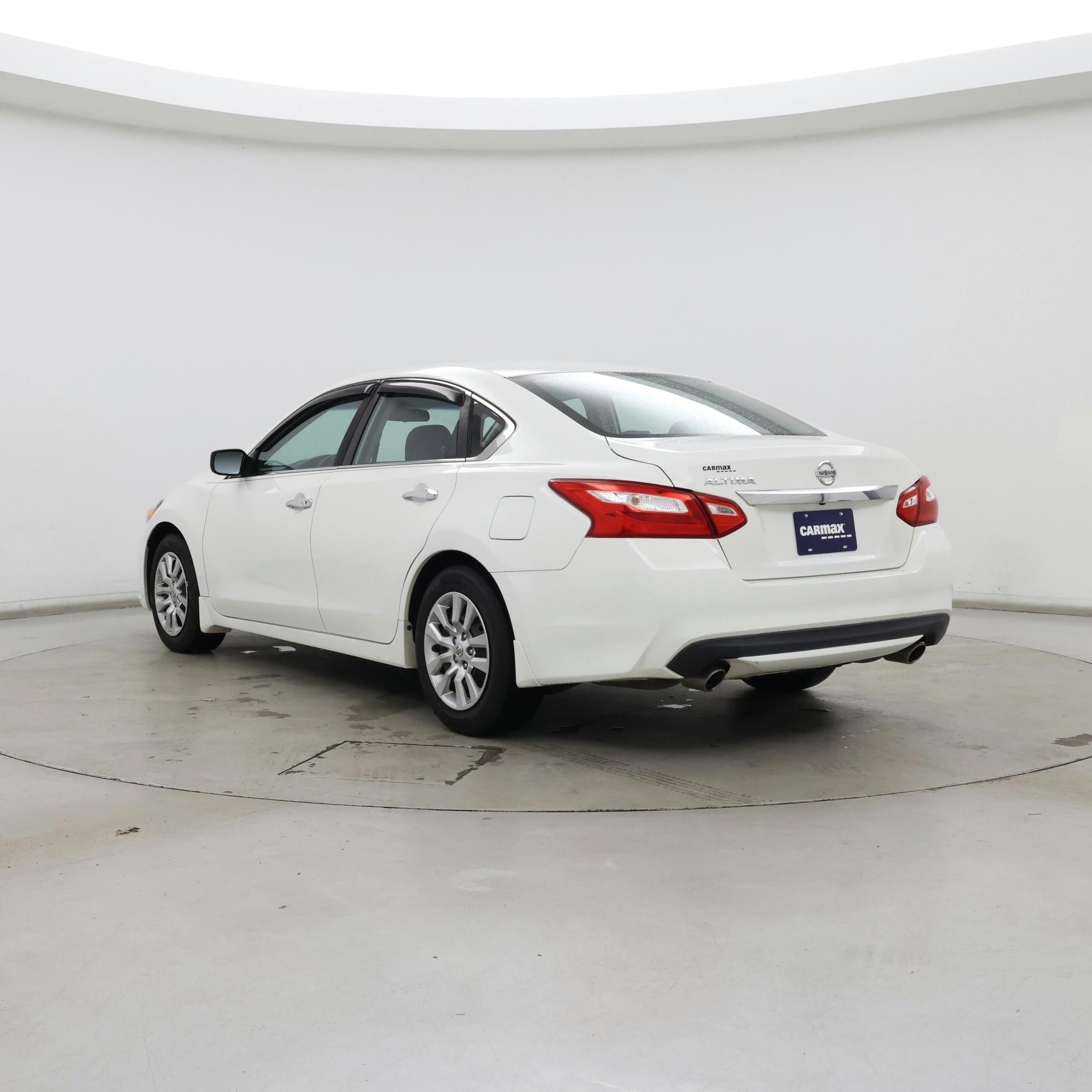 Thumbnail: 2016 Nissan Altima - 2