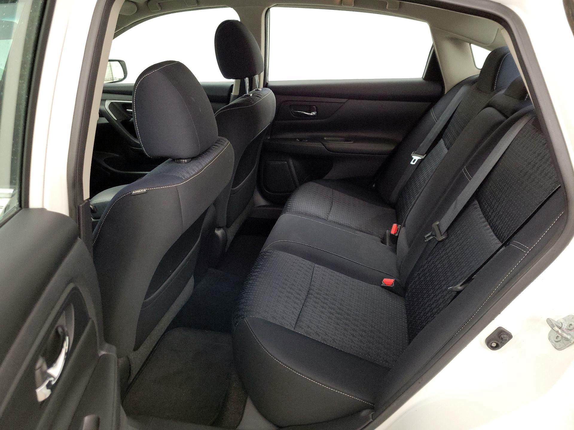 Thumbnail: 2016 Nissan Altima - 19