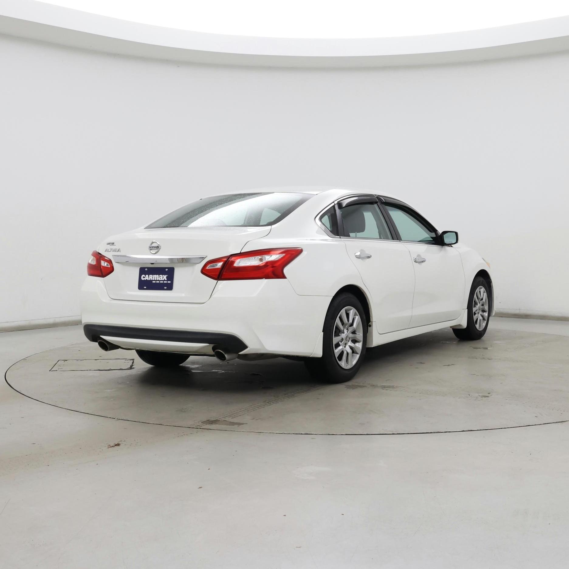 Thumbnail: 2016 Nissan Altima - 8