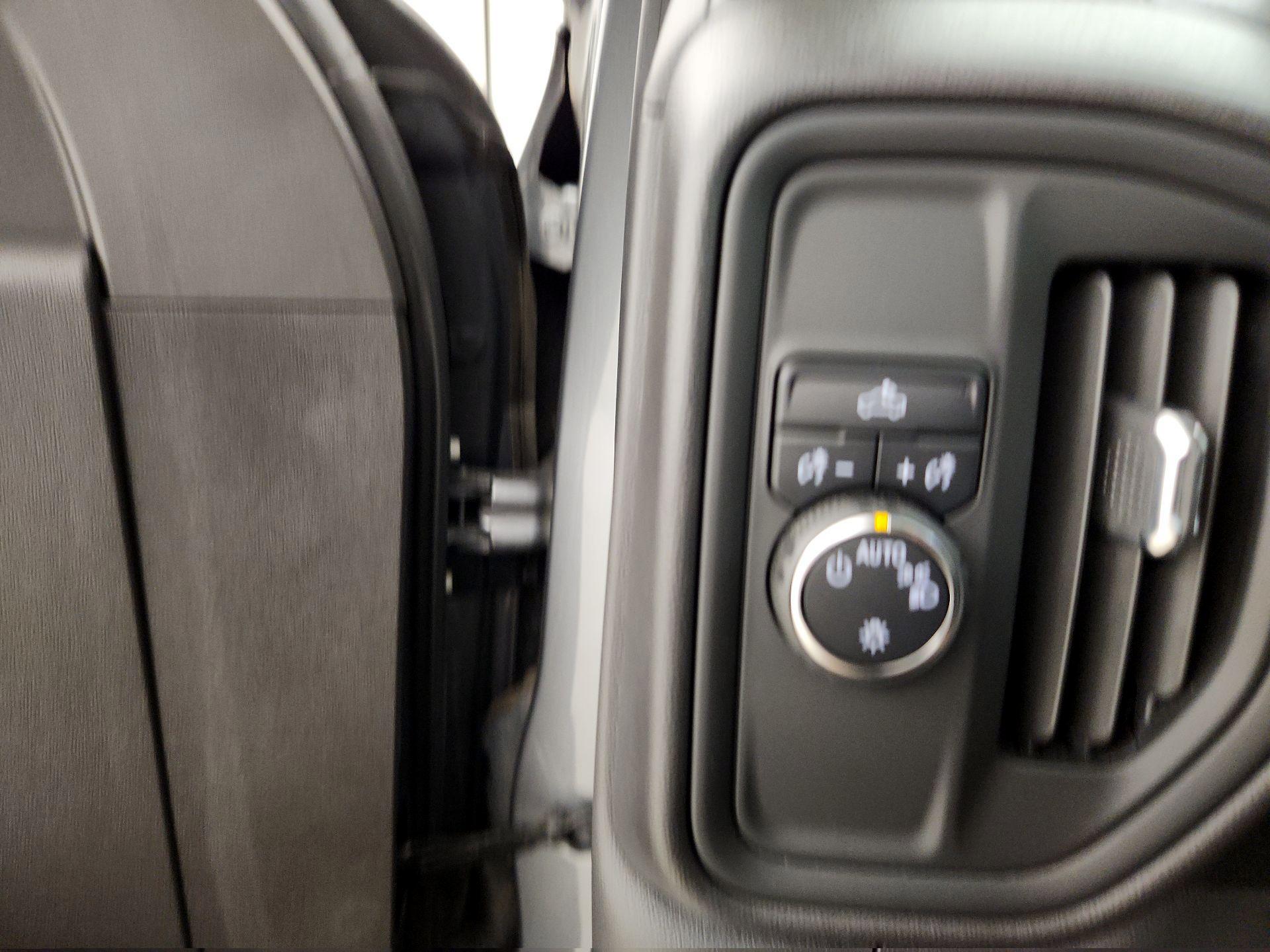 Thumbnail: 2021 Chevrolet Silverado 1500 - 13