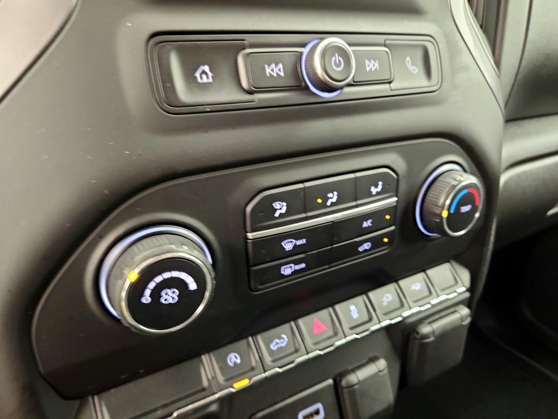 Thumbnail: 2021 Chevrolet Silverado 1500 - 16