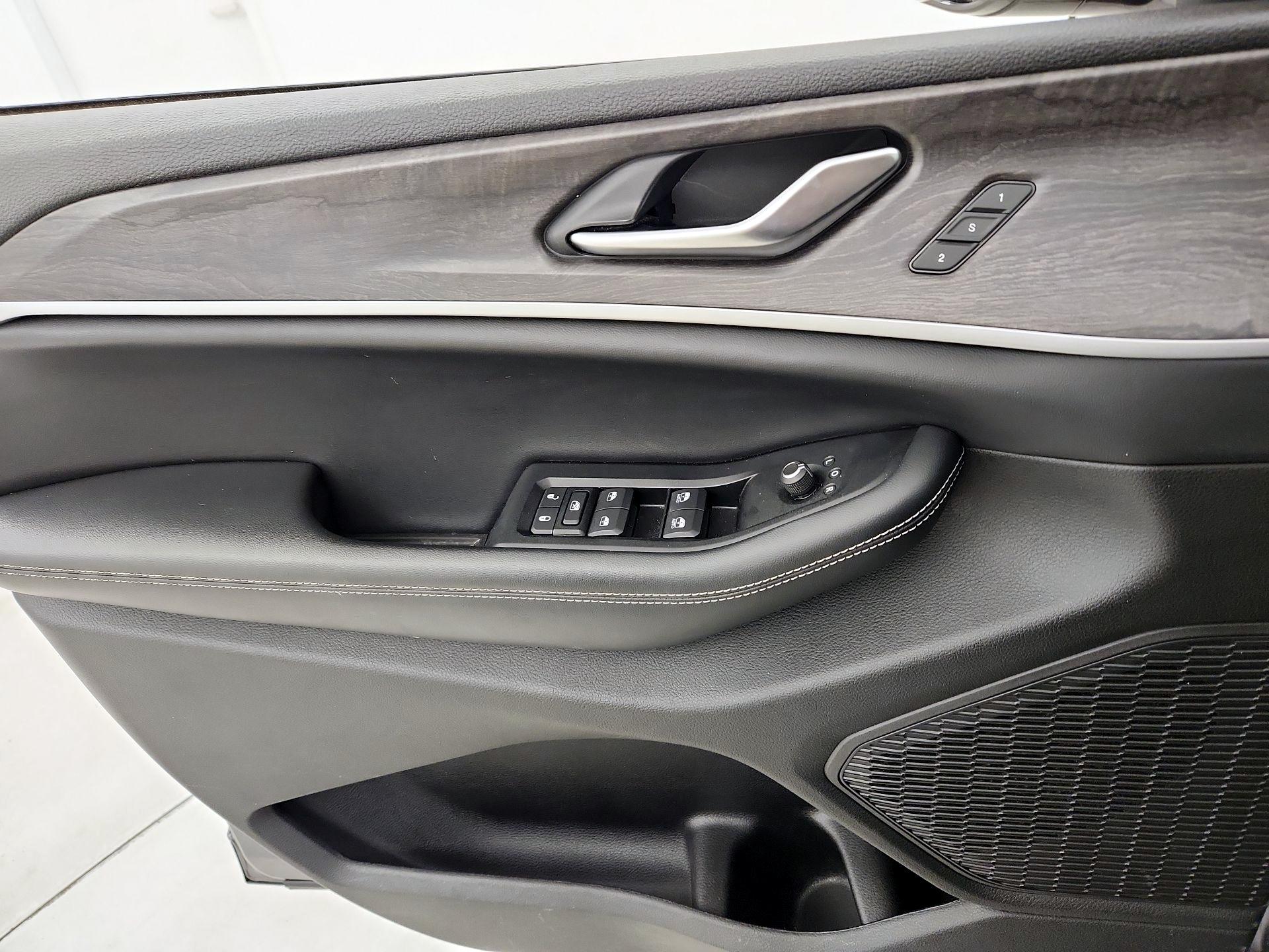 Thumbnail: 2023 Jeep Grand Cherokee L - 12