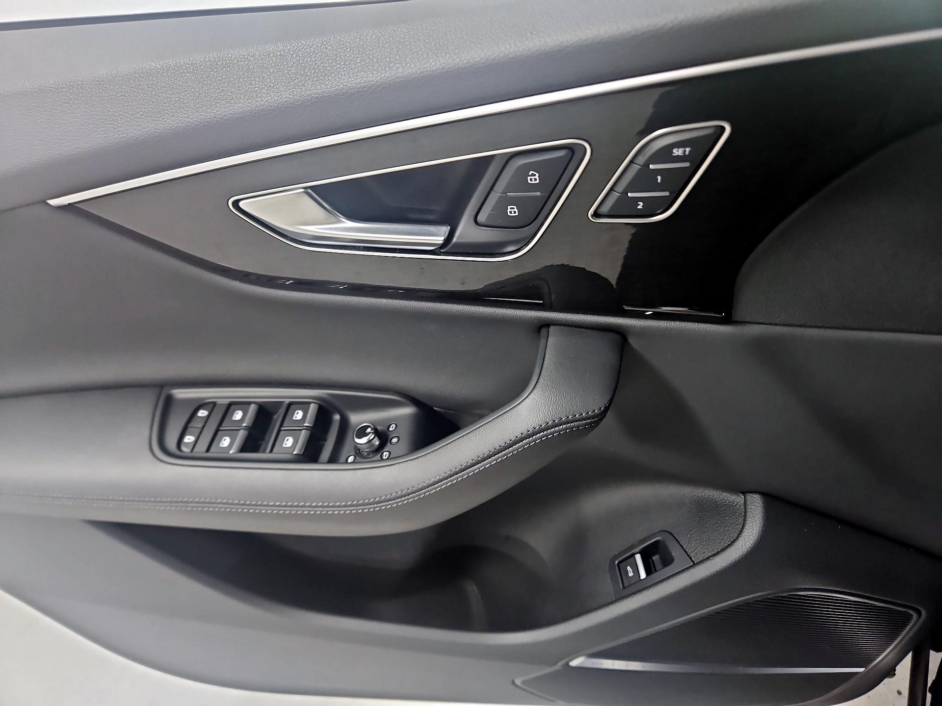 Thumbnail: 2023 Audi Q7 - 12