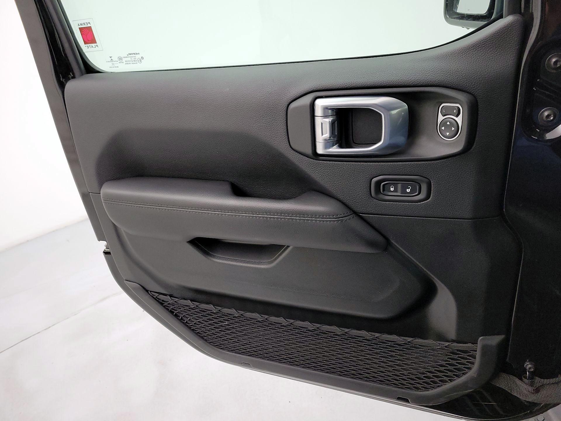 Thumbnail: 2022 Jeep Wrangler - 12