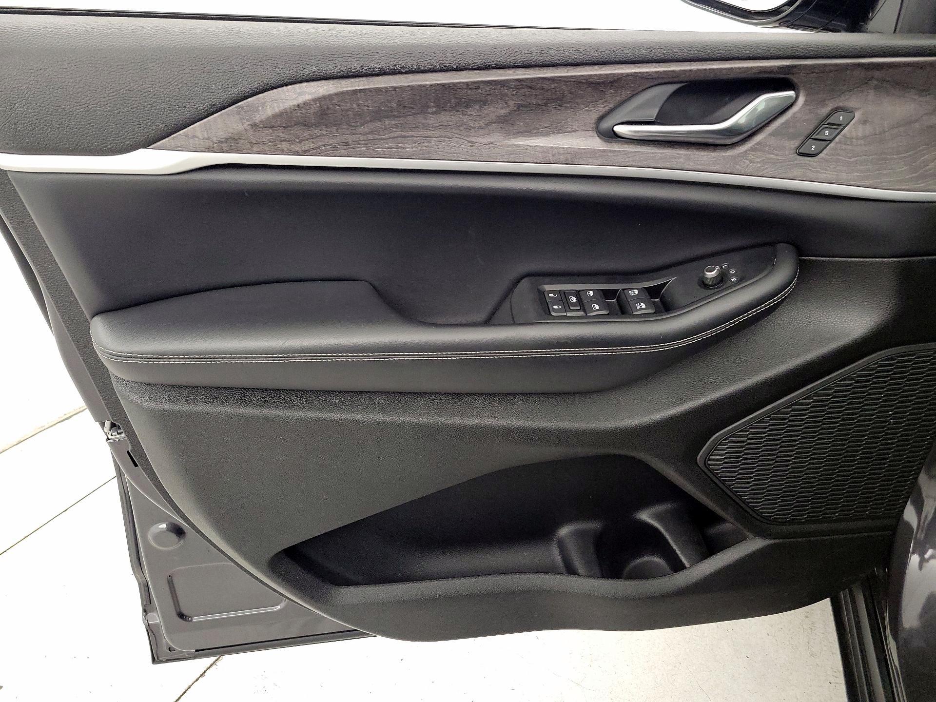 Thumbnail: 2023 Jeep Grand Cherokee - 12