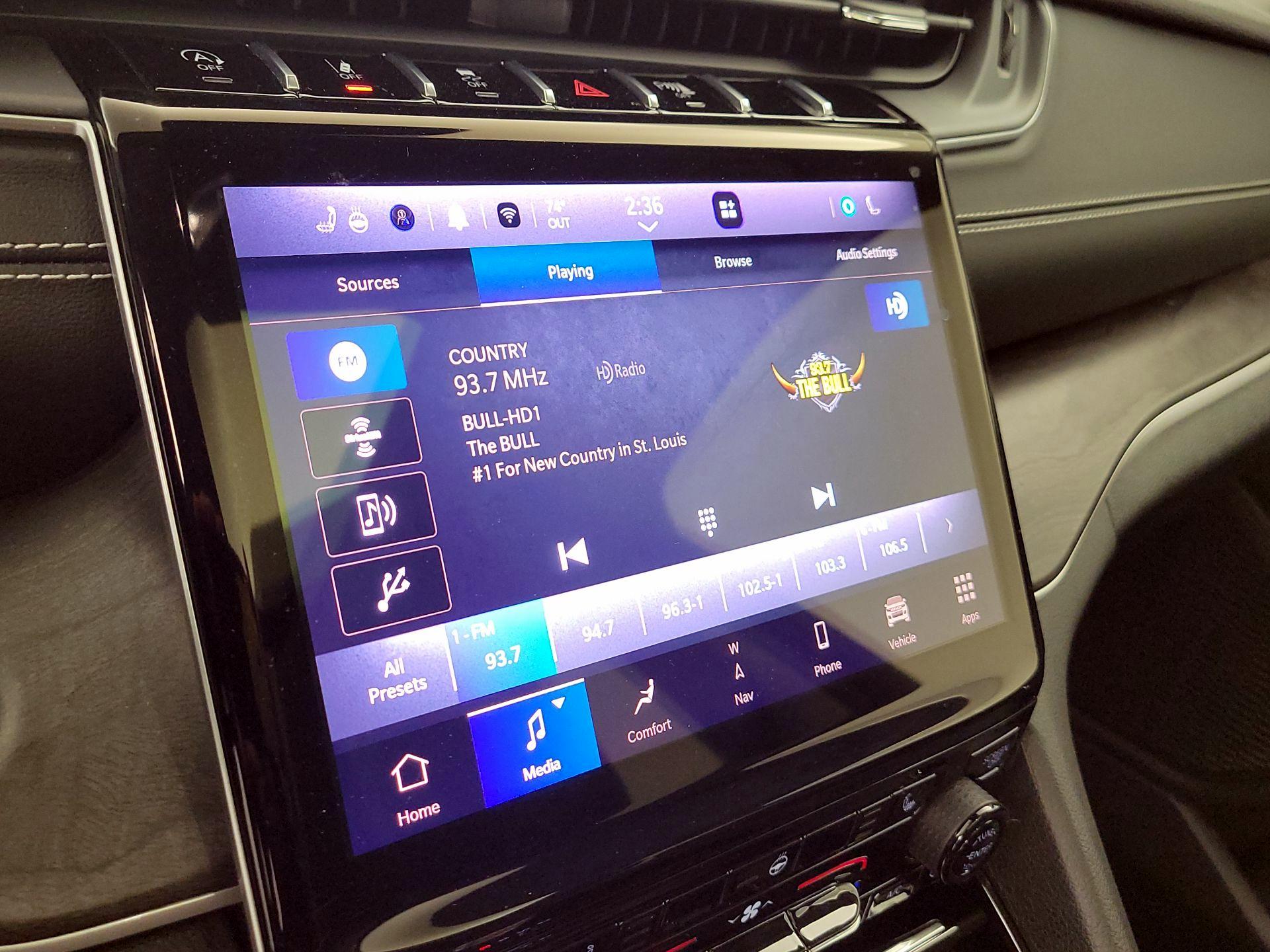 Thumbnail: 2023 Jeep Grand Cherokee - 16