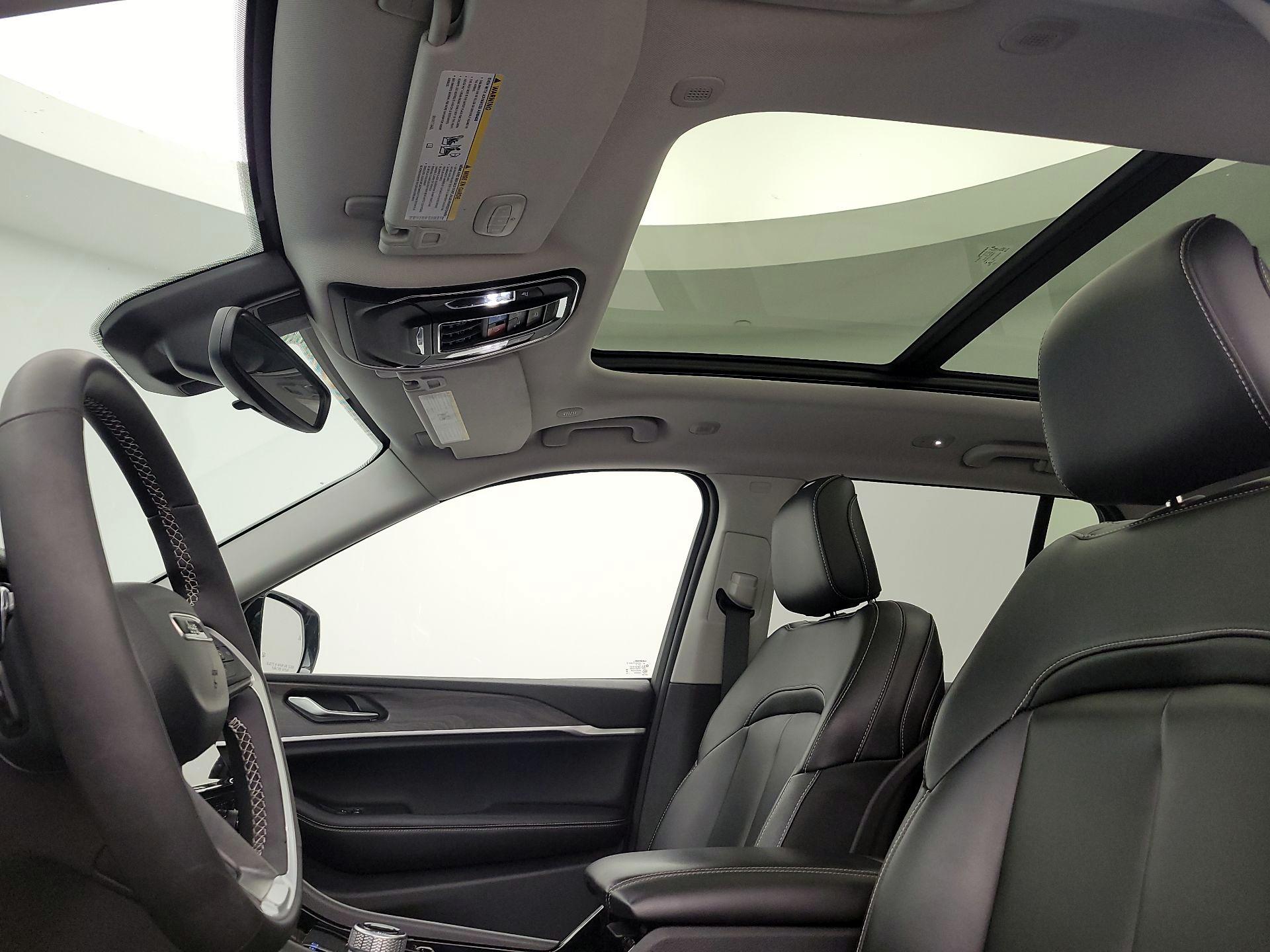 Thumbnail: 2023 Jeep Grand Cherokee - 20