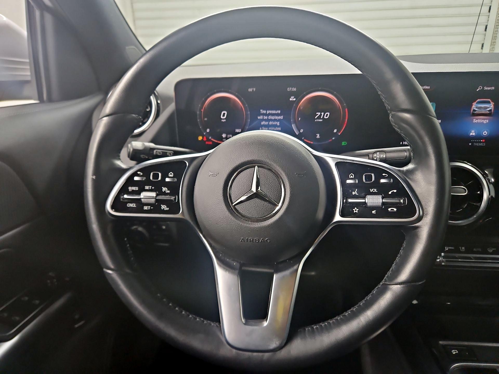 Thumbnail: 2023 Mercedes-Benz GLA - 10