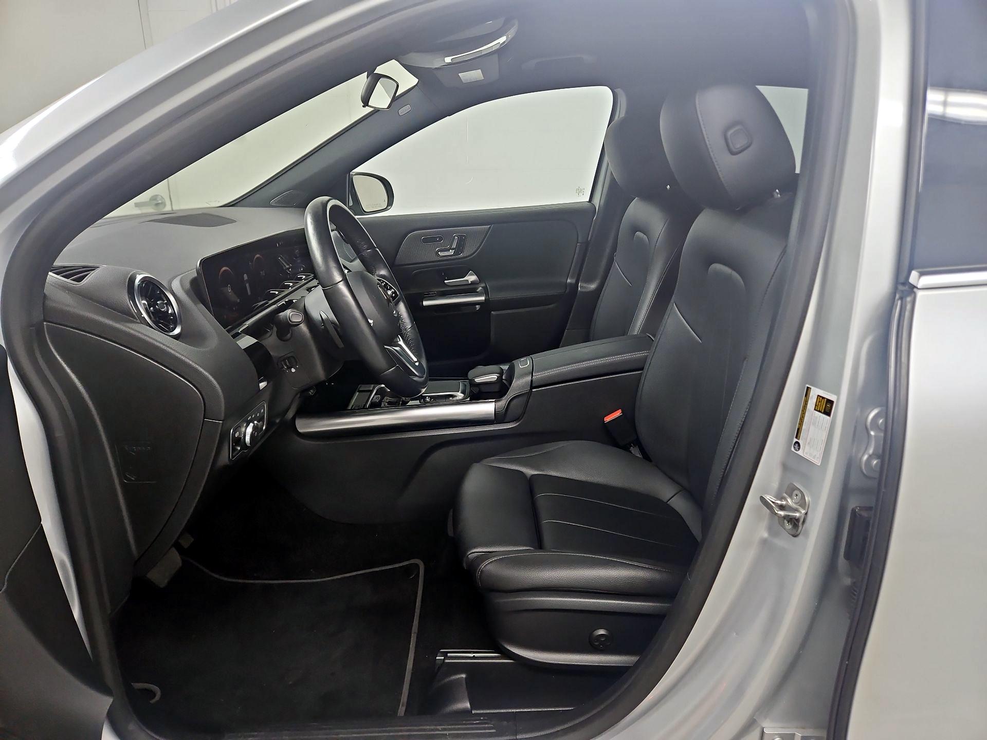 Thumbnail: 2023 Mercedes-Benz GLA - 11