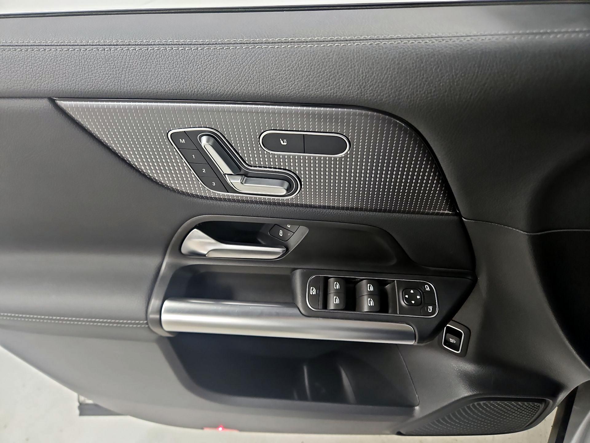 Thumbnail: 2023 Mercedes-Benz GLA - 12