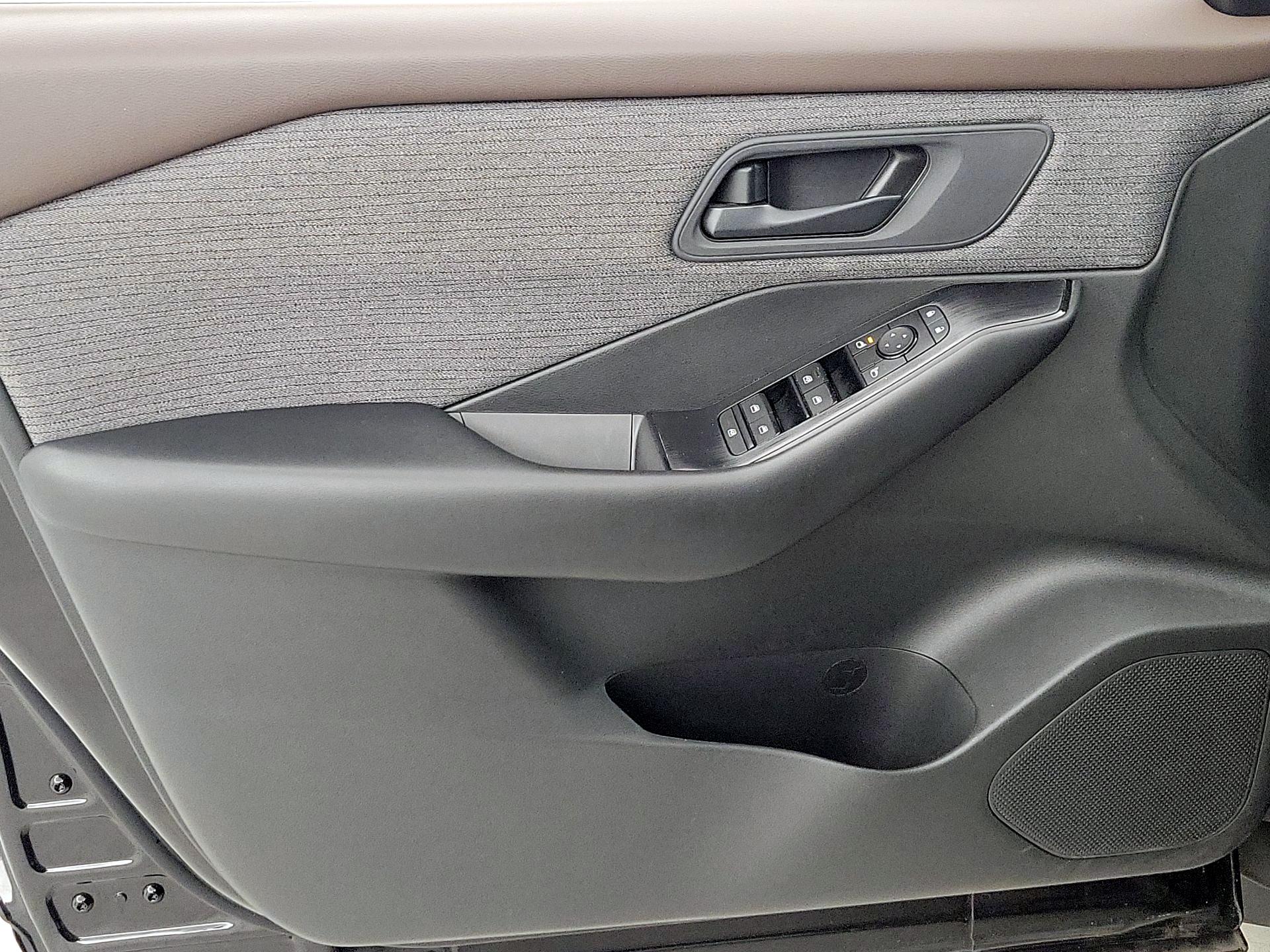 Thumbnail: 2023 Nissan Rogue - 12