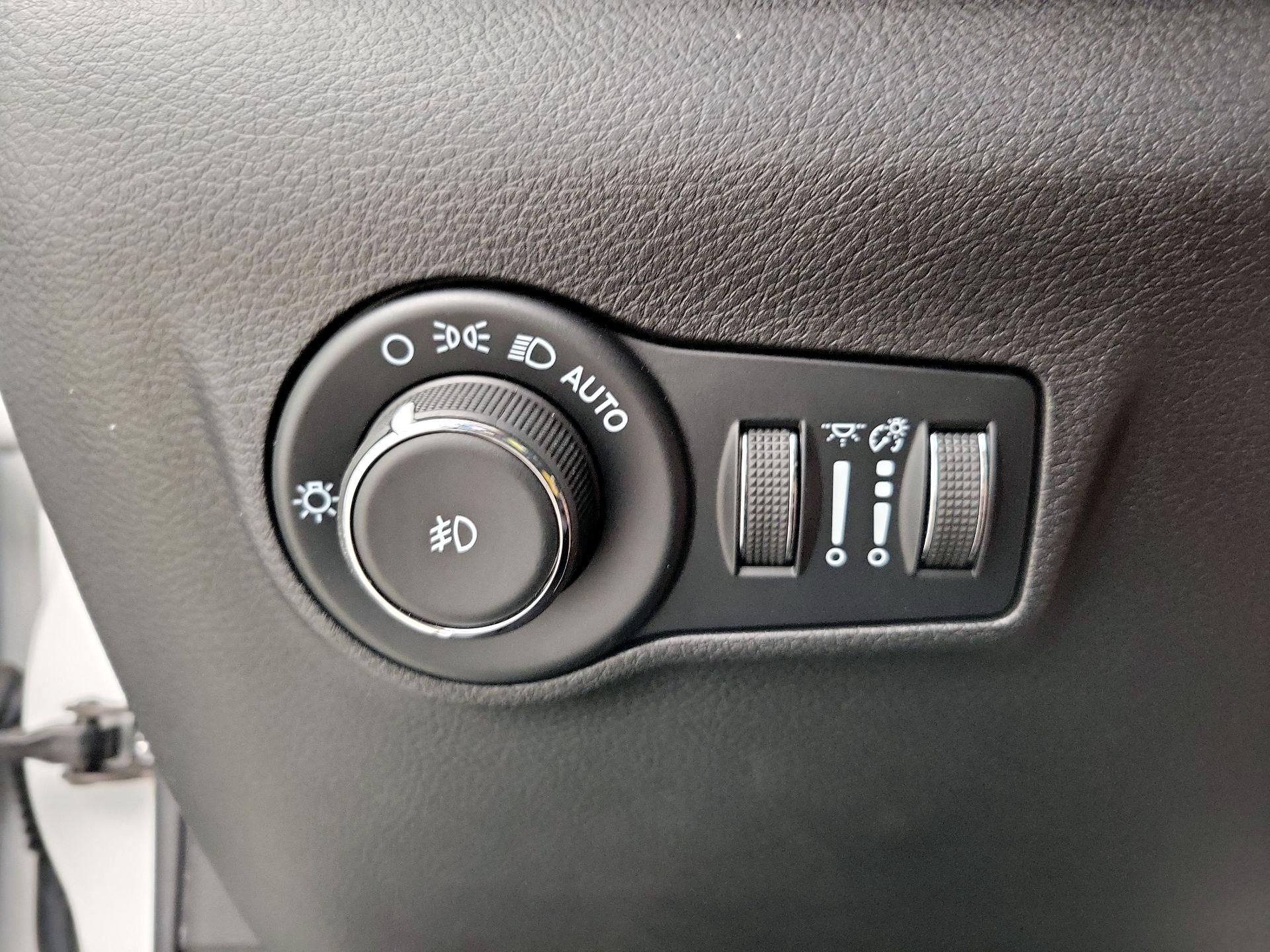 Thumbnail: 2022 Jeep Compass - 13