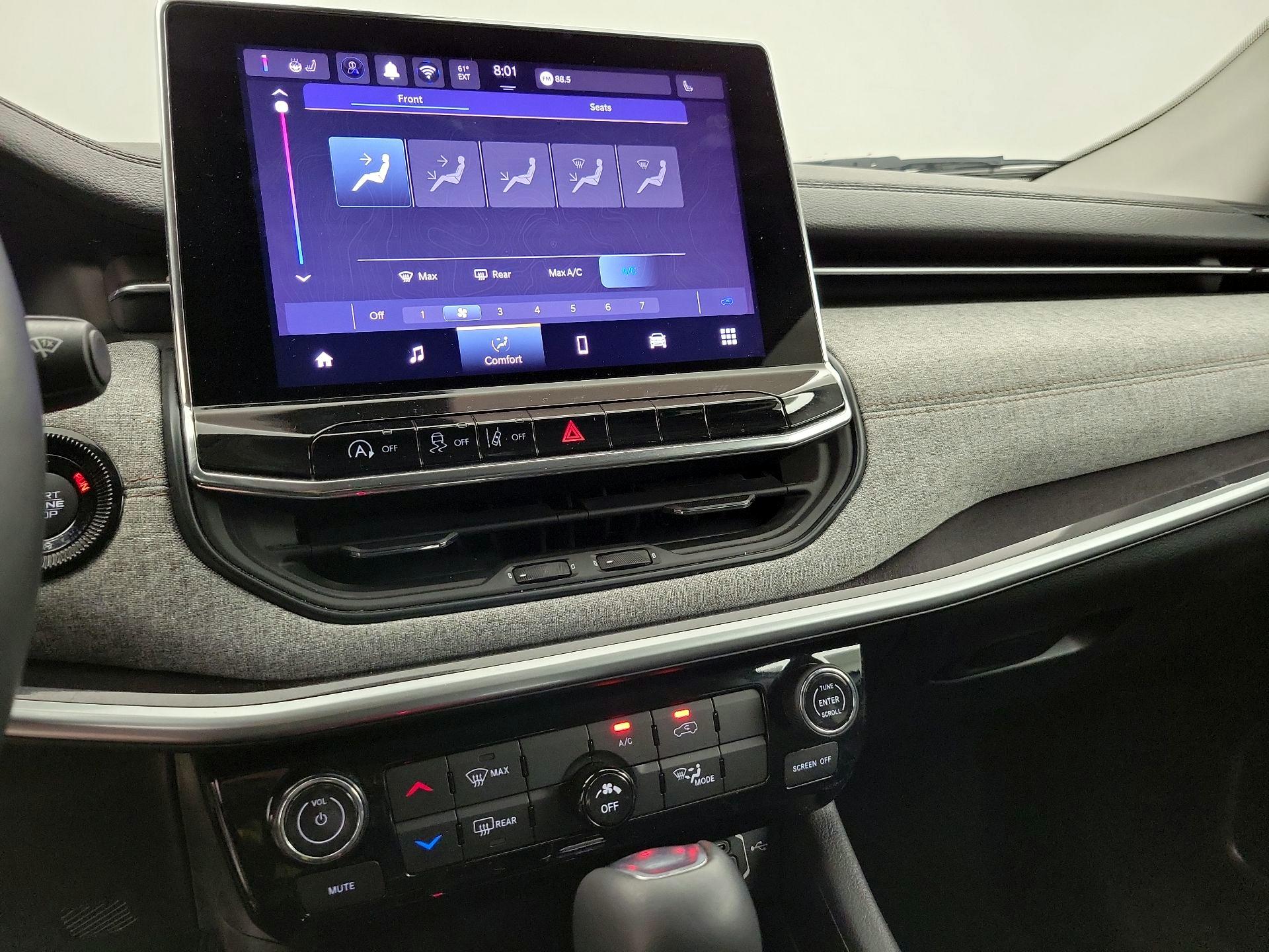 Thumbnail: 2022 Jeep Compass - 16