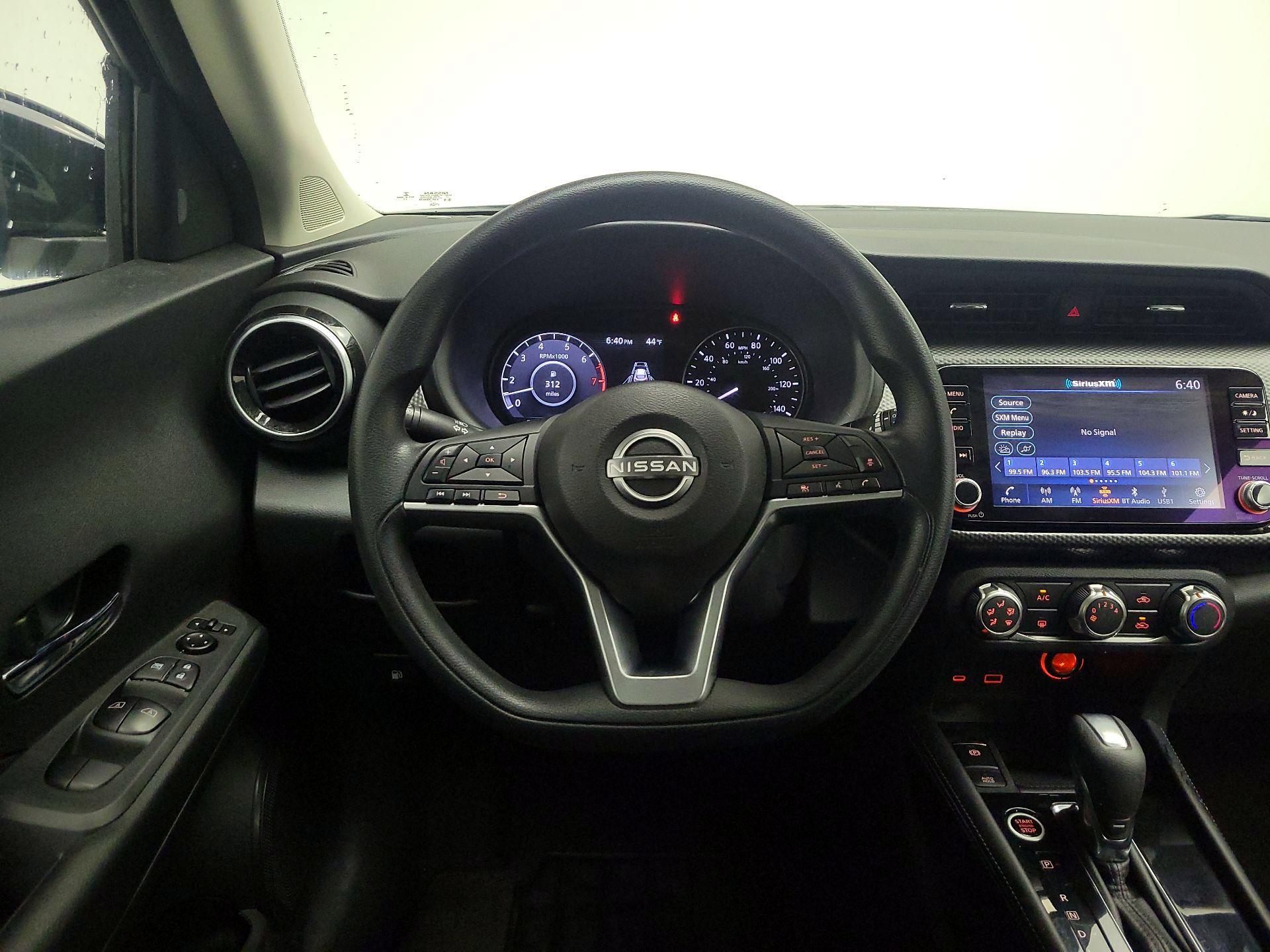 Thumbnail: 2023 Nissan Kicks - 10