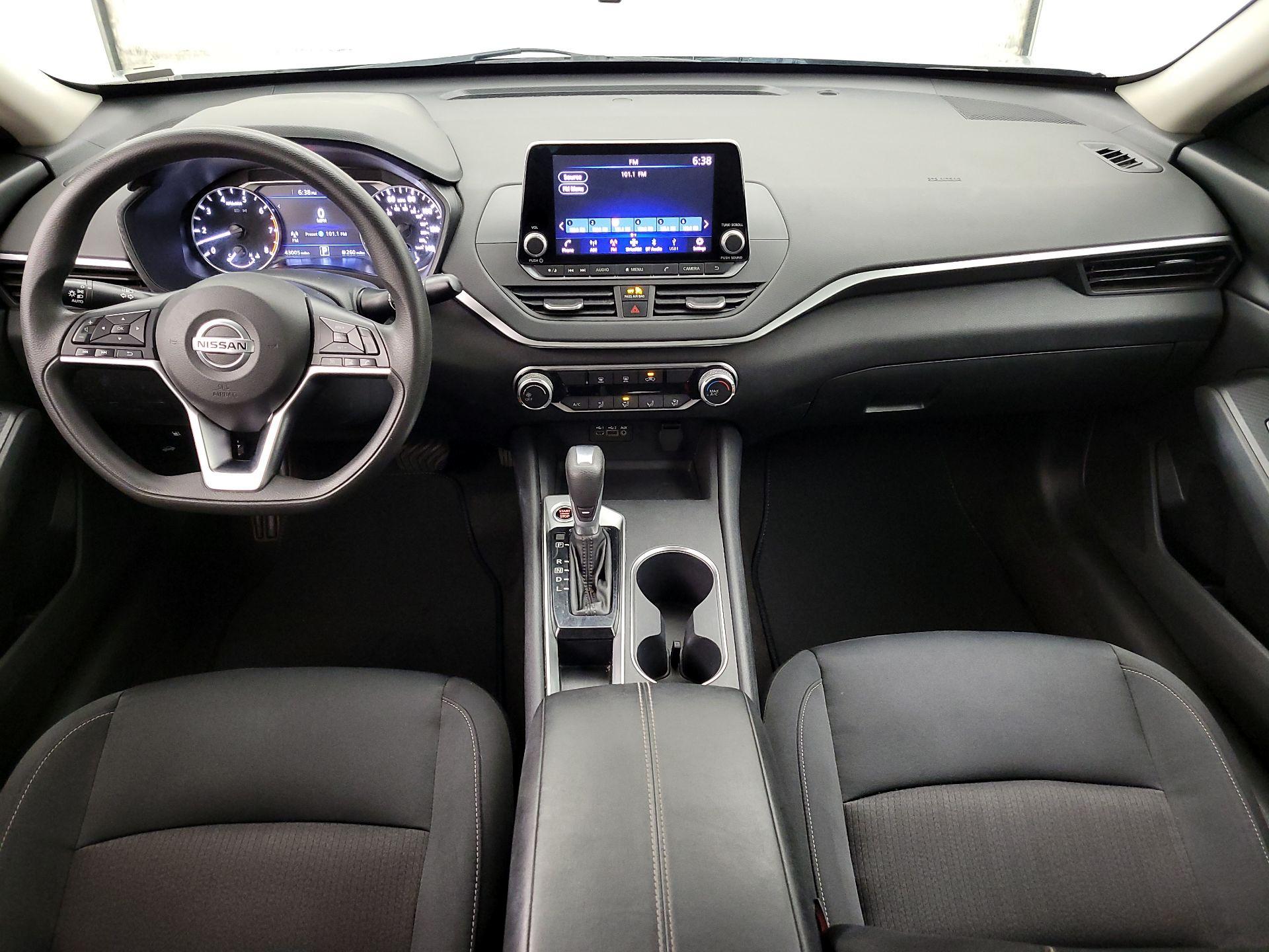 Thumbnail: 2022 Nissan Altima - 9