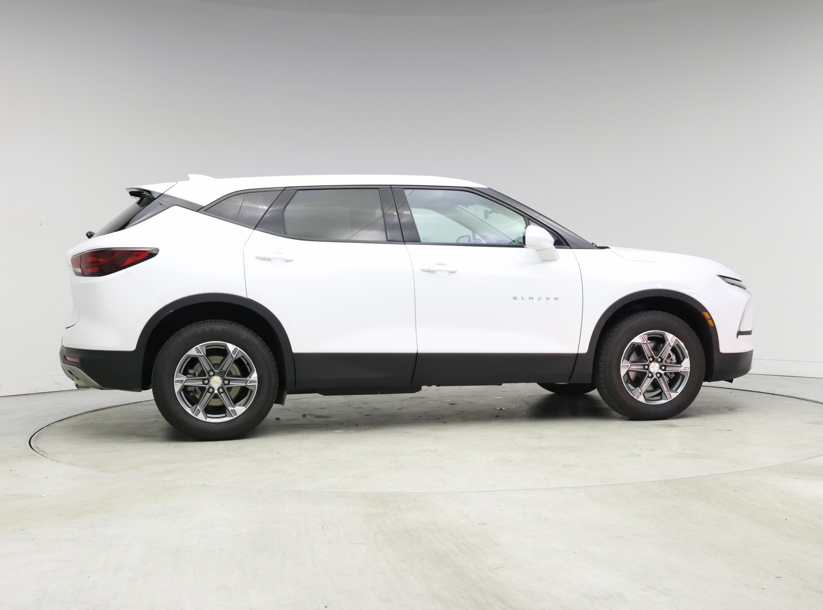 Thumbnail: 2023 Chevrolet Blazer - 7