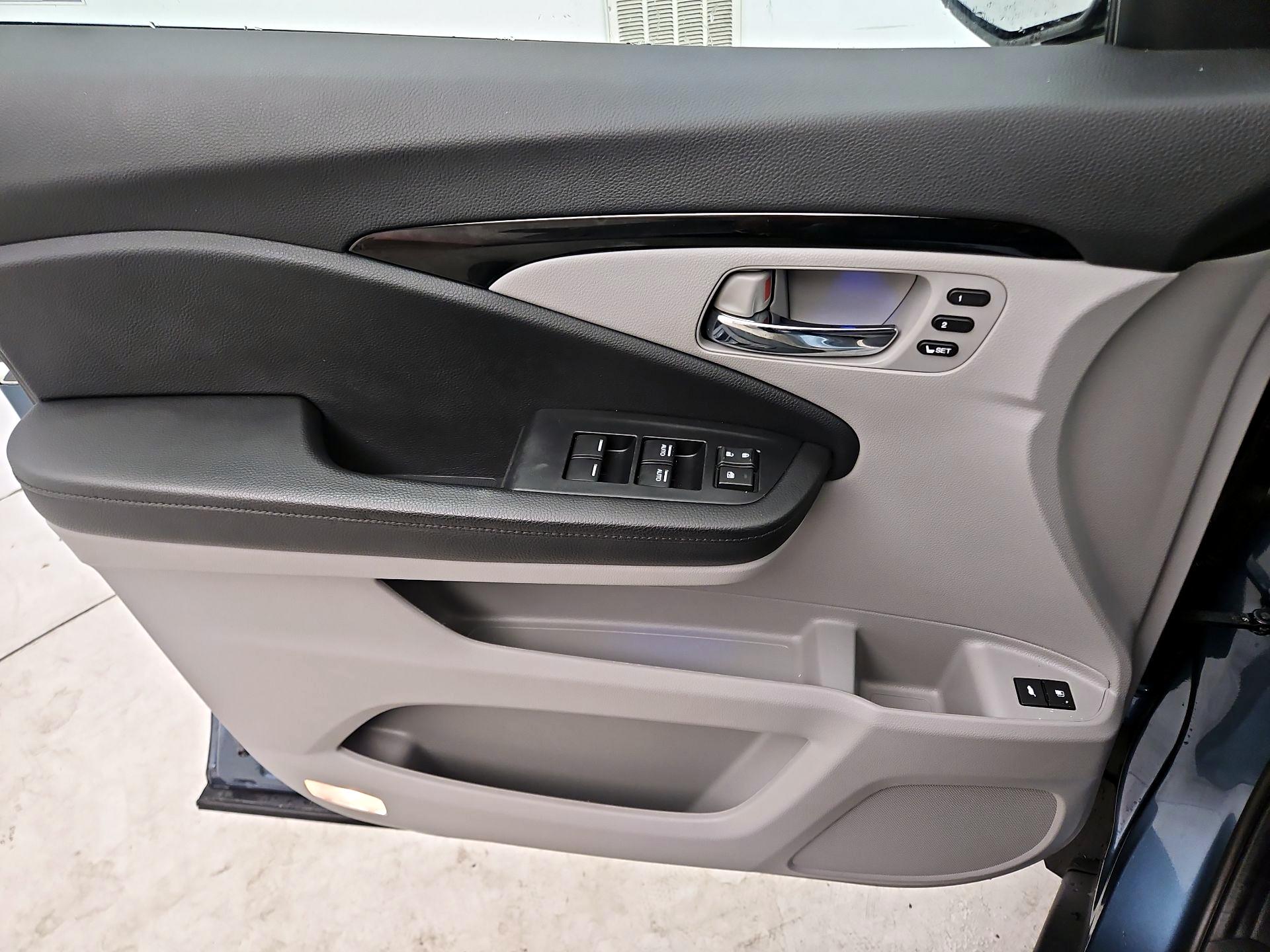 Thumbnail: 2021 Honda Pilot - 12