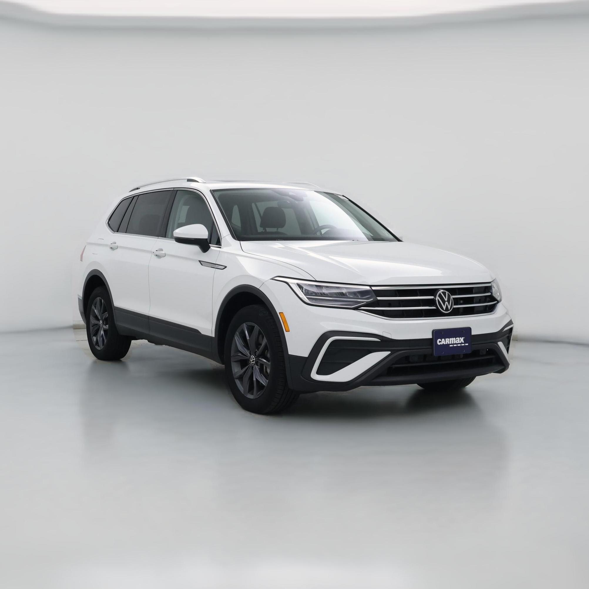 Thumbnail: 2022 Volkswagen Tiguan - 1