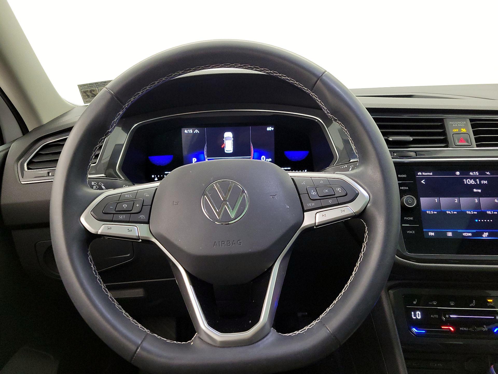 Thumbnail: 2022 Volkswagen Tiguan - 10