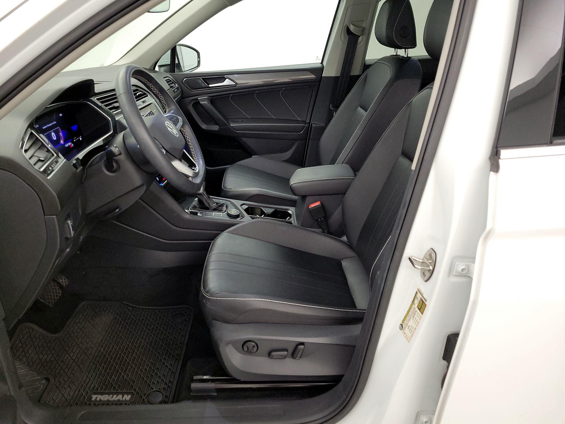 Thumbnail: 2022 Volkswagen Tiguan - 11