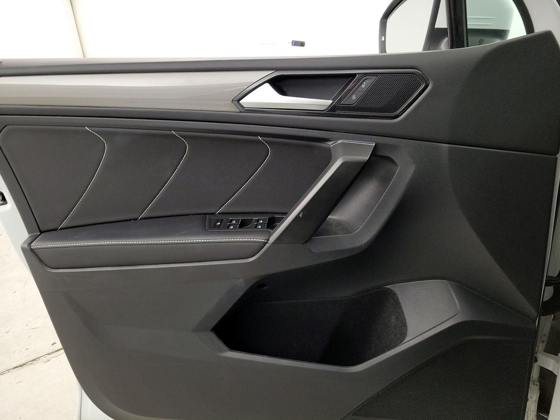 Thumbnail: 2022 Volkswagen Tiguan - 12