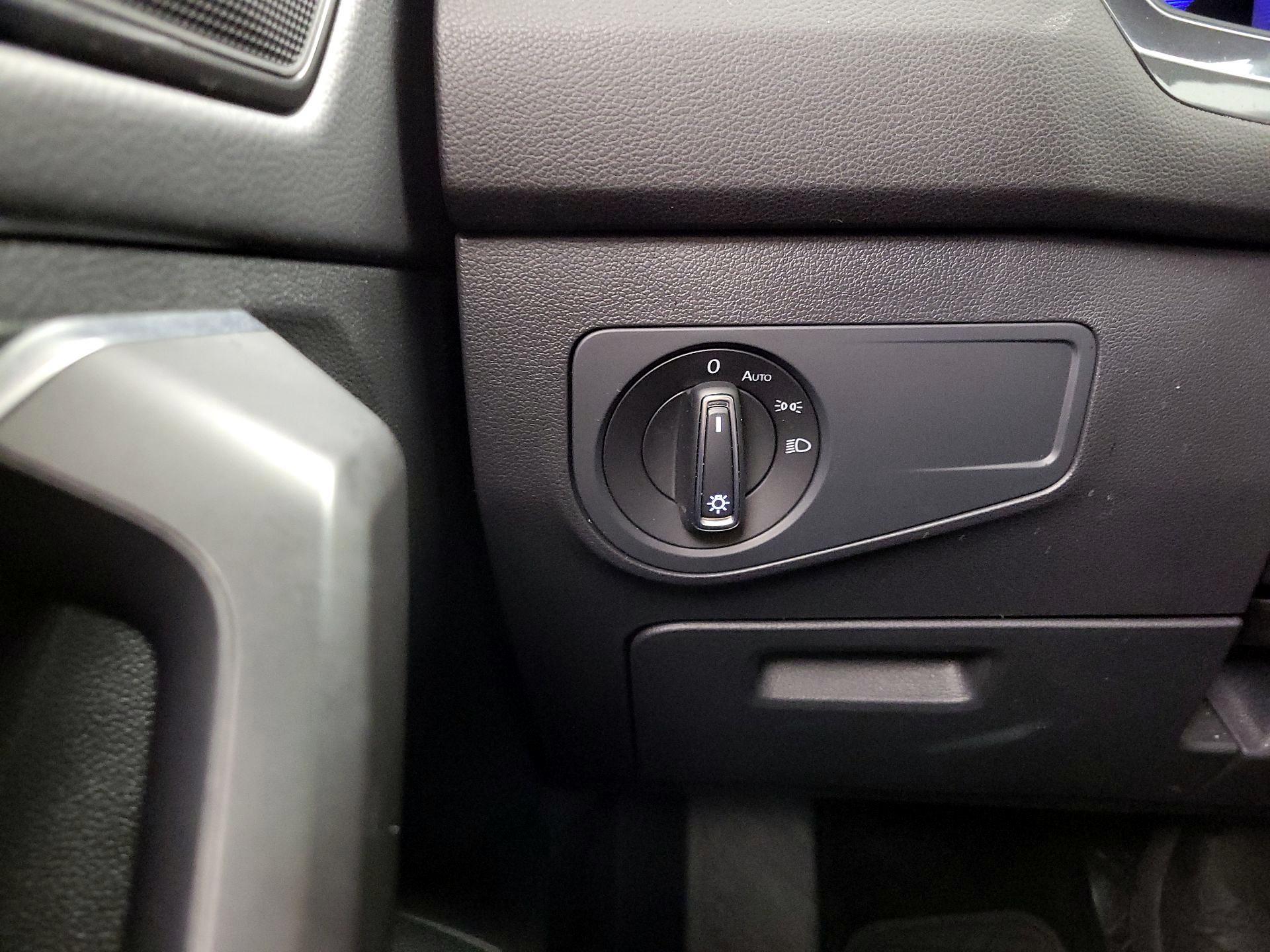 Thumbnail: 2022 Volkswagen Tiguan - 13