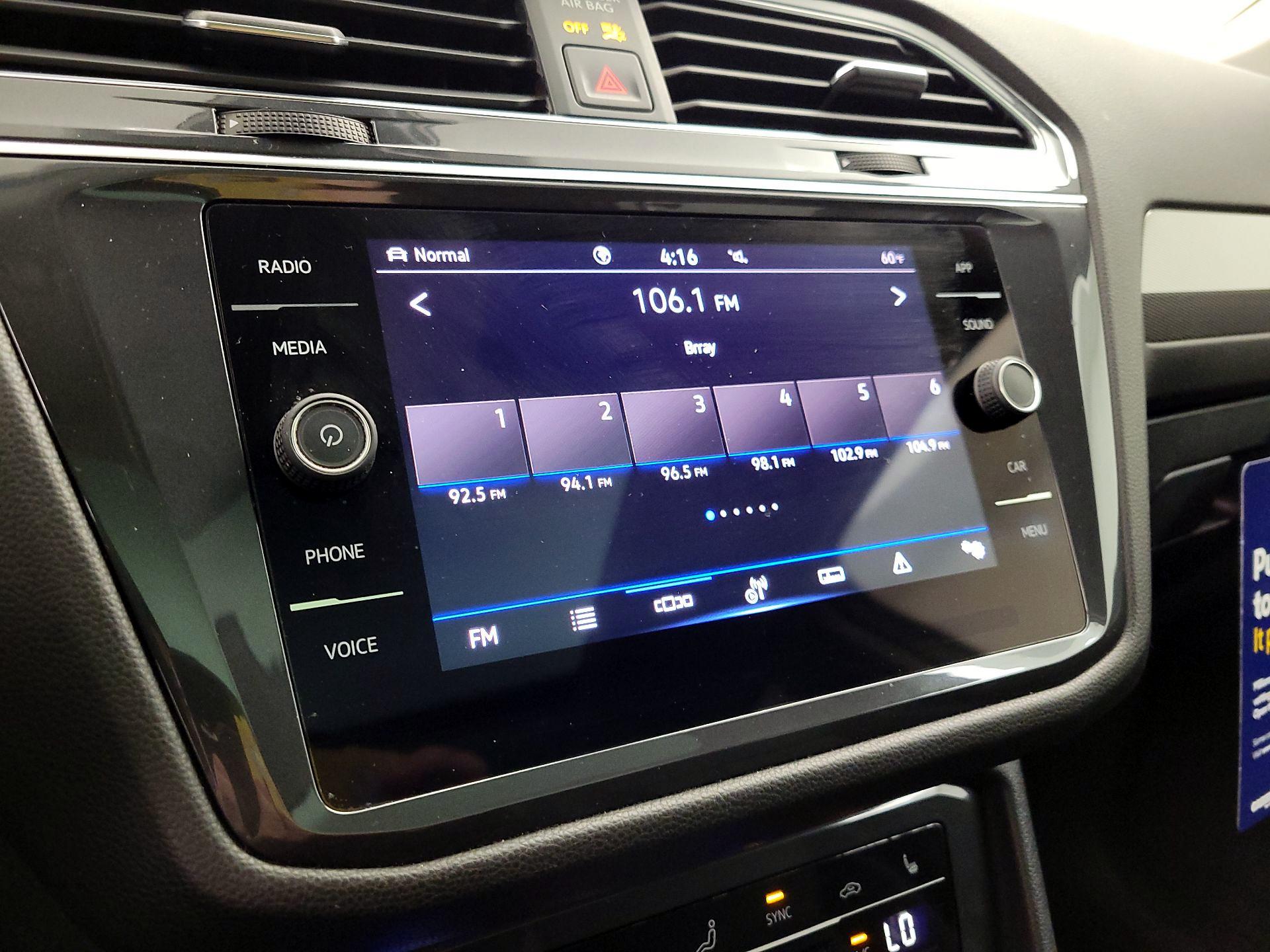 Thumbnail: 2022 Volkswagen Tiguan - 15