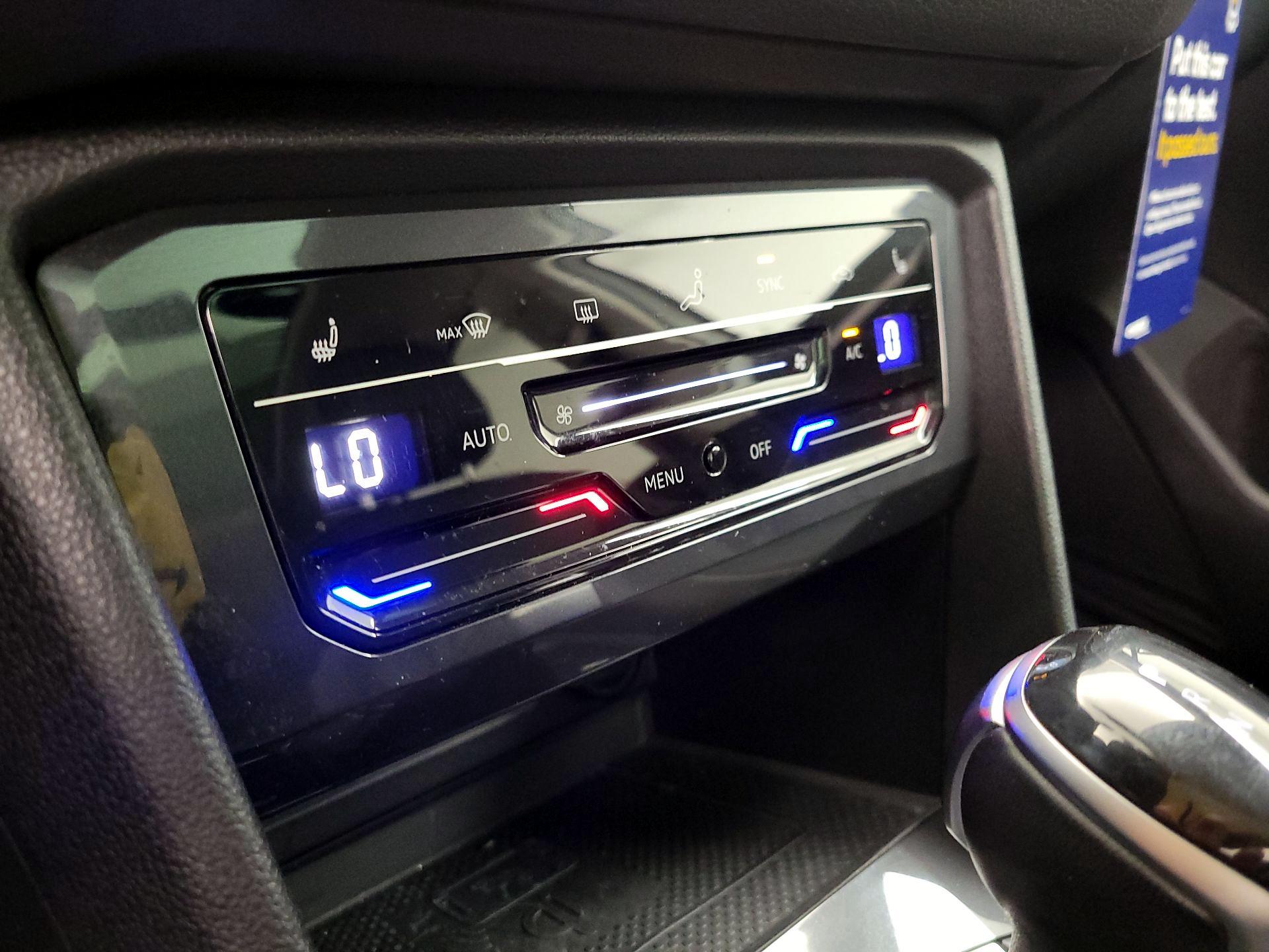 Thumbnail: 2022 Volkswagen Tiguan - 16