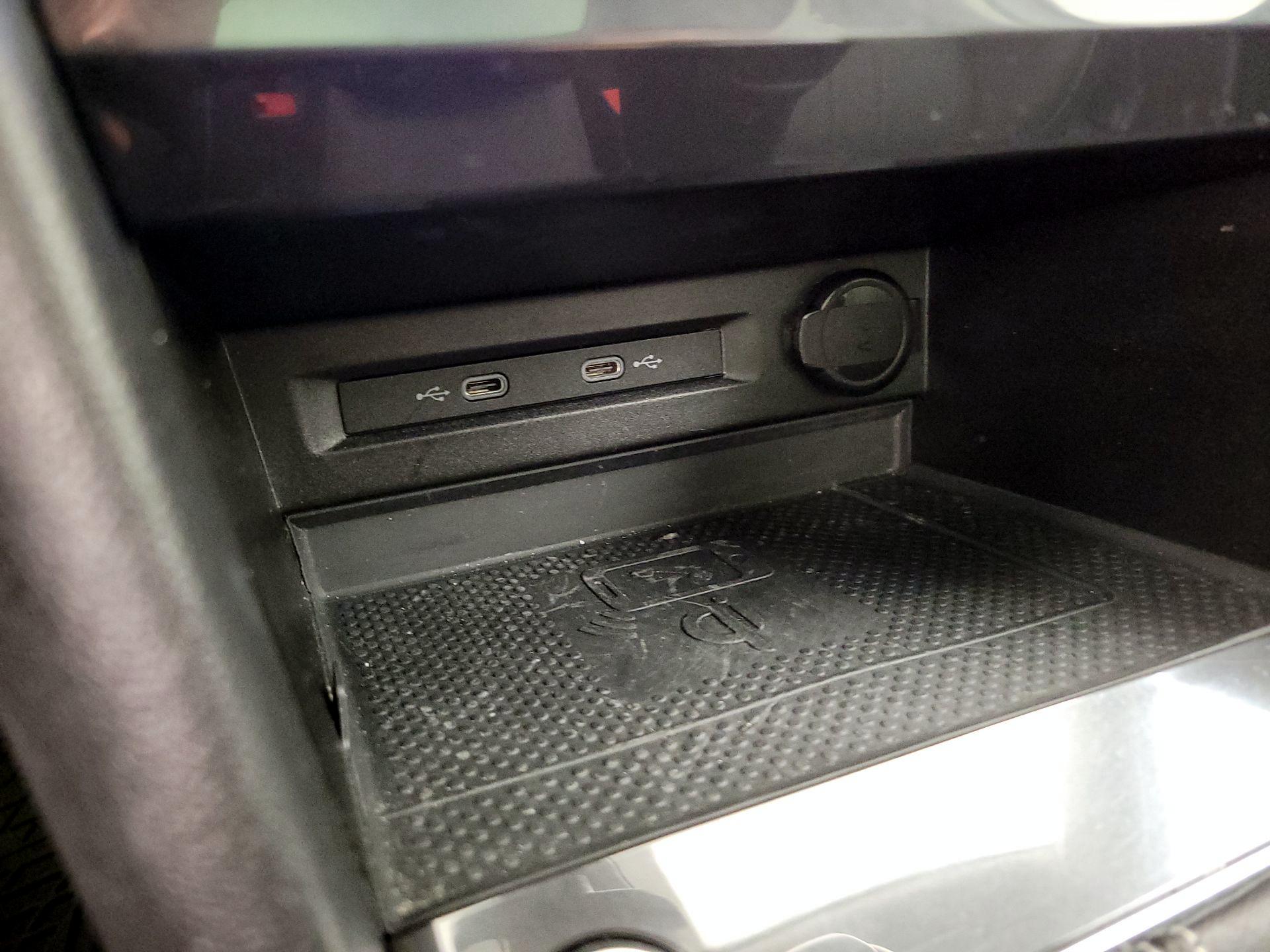 Thumbnail: 2022 Volkswagen Tiguan - 18