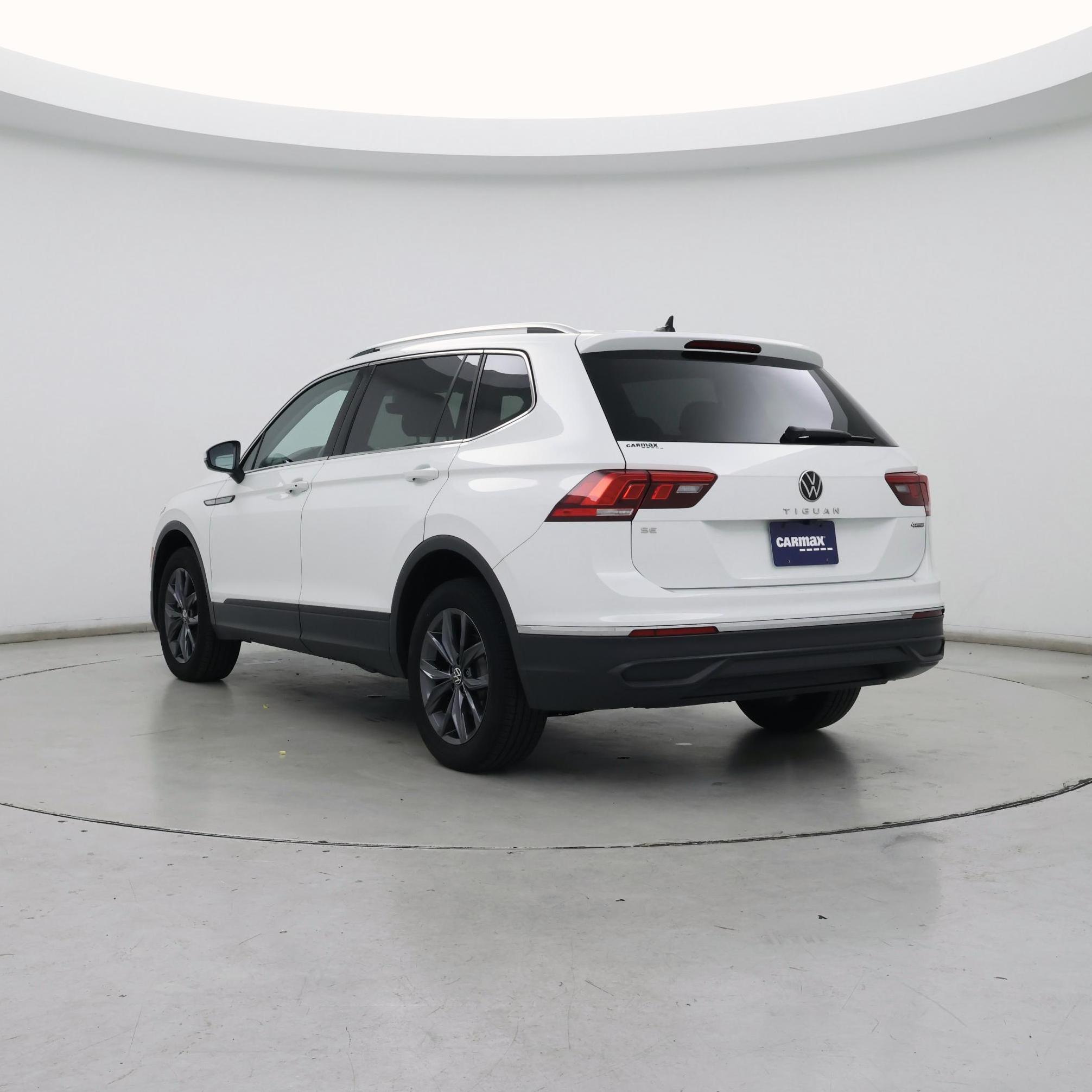 Thumbnail: 2022 Volkswagen Tiguan - 2