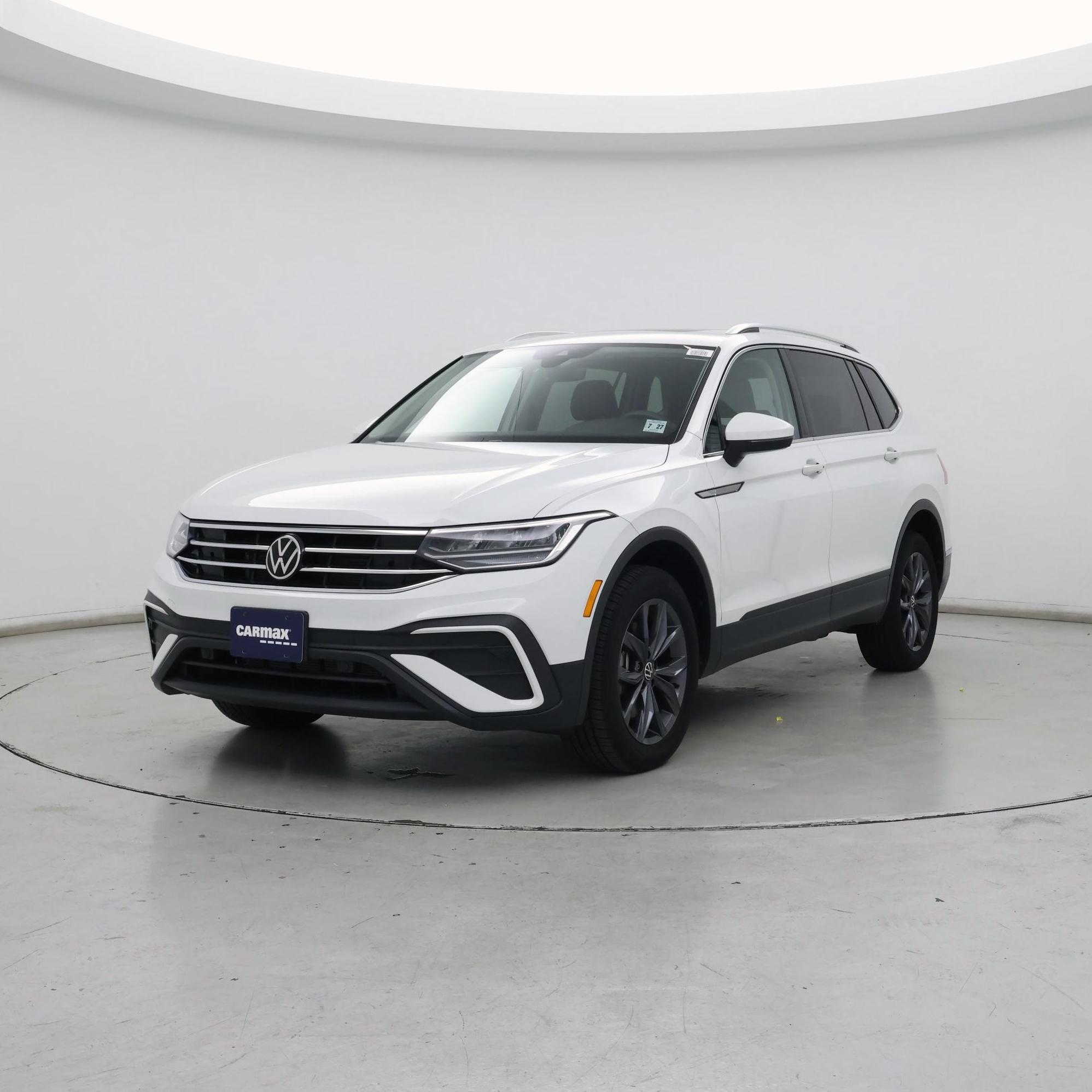 Thumbnail: 2022 Volkswagen Tiguan - 4