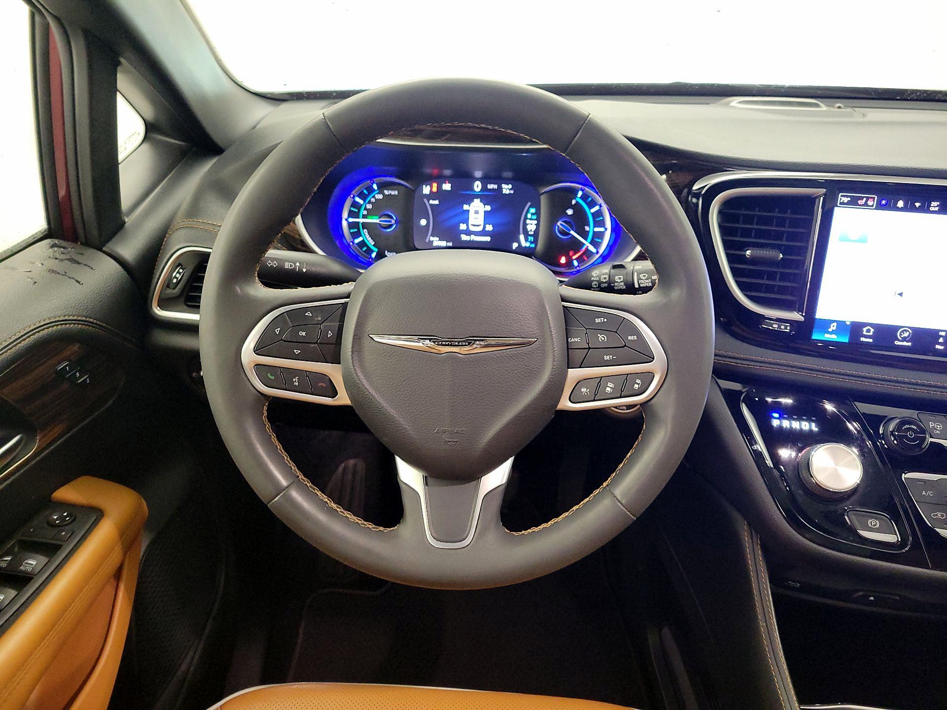 Thumbnail: 2022 Chrysler Pacifica - 10