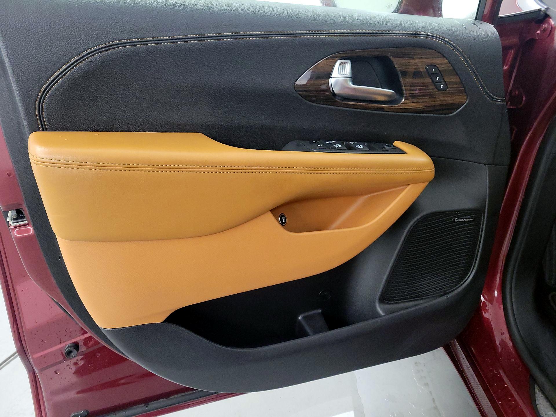 Thumbnail: 2022 Chrysler Pacifica - 12